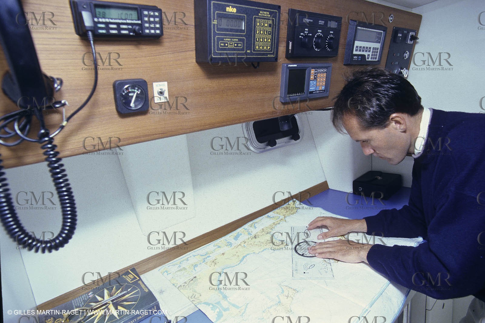 Voile, croisière, personnages, homme seul