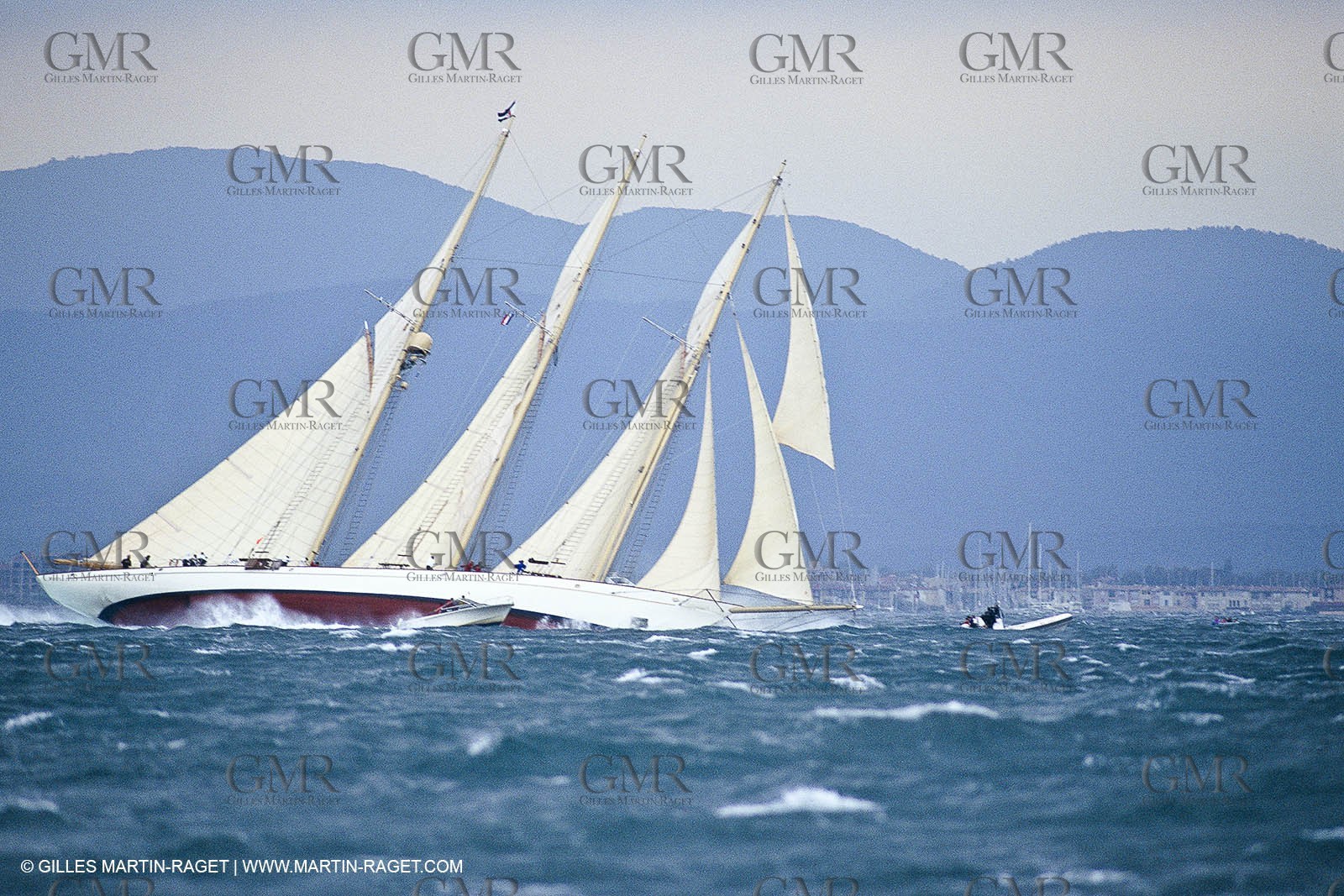 Sailing, Classic yachts, Nioulargue 1992,  Saint-Tropez (FRA,83)