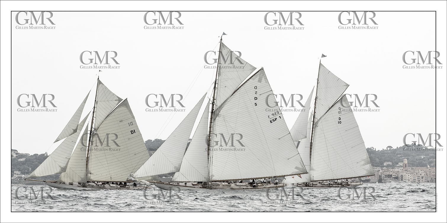 .Product: in house made quality print on 8 ultrachome colors Epson ink Jet printer...Available sizes: .. 50 x 100 cm.. 100 x 200 cm..Available papers: .. Standard 250 gr glossy paper print, black streak, white margin, no signature.. Top quality glossy 290 gr. paper, black streak, white margin, checked and signed by the author.. Fine Art print (signed, numbered, stamped, registered) on demand.. Other supports (Canvas, Acrylic, Metal) on demand..Packaging: cylindric reinforced tube..Shipping options: regular mail or Shipping company..Click on the basket icon to select your options and start the online ordering process