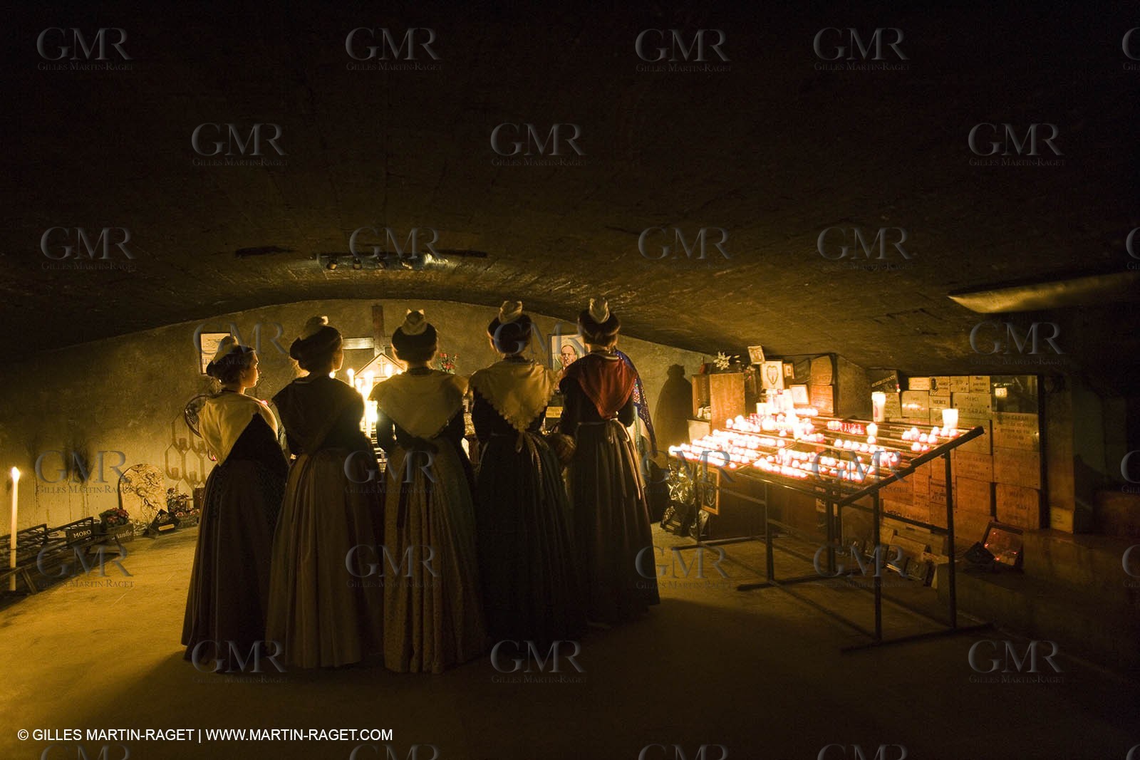 24 02 2007 - Saintes Maries of the Sea (FRA, 13) - Queen of Arles and her assistants in Camargue