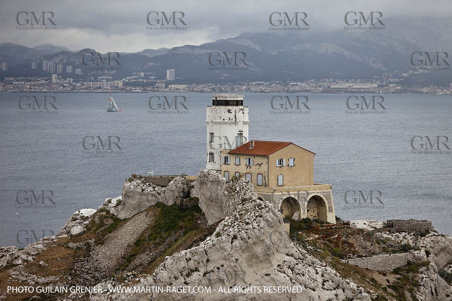 05 14 09 - Marseilles - Mediterranean Record - Groupama 3 - Franck Cammas - G Class - Start from Marseilles to Carthage (Tunisia)