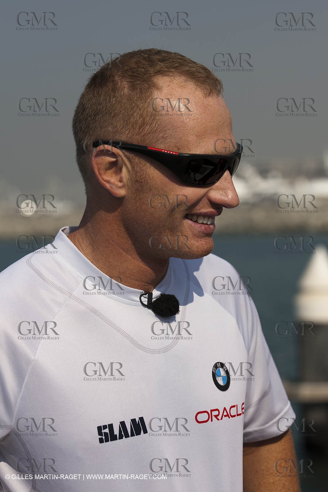 21 11 2010 - Dubai (UAE) - Dubai Louis Vuitton Trophy -  - Day off - James Spithill and Peter Lester go paragliding