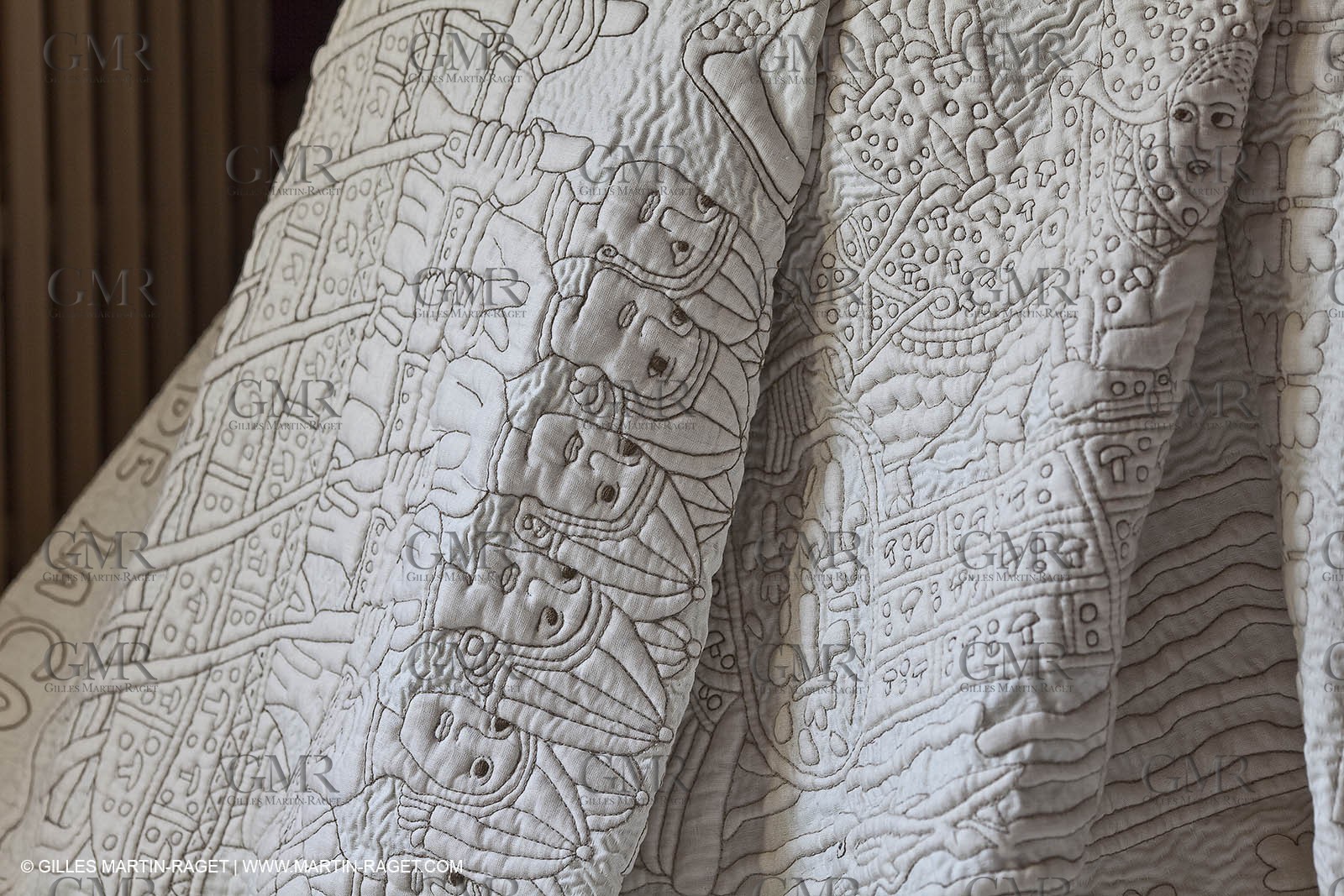 December 2009 - Boutis