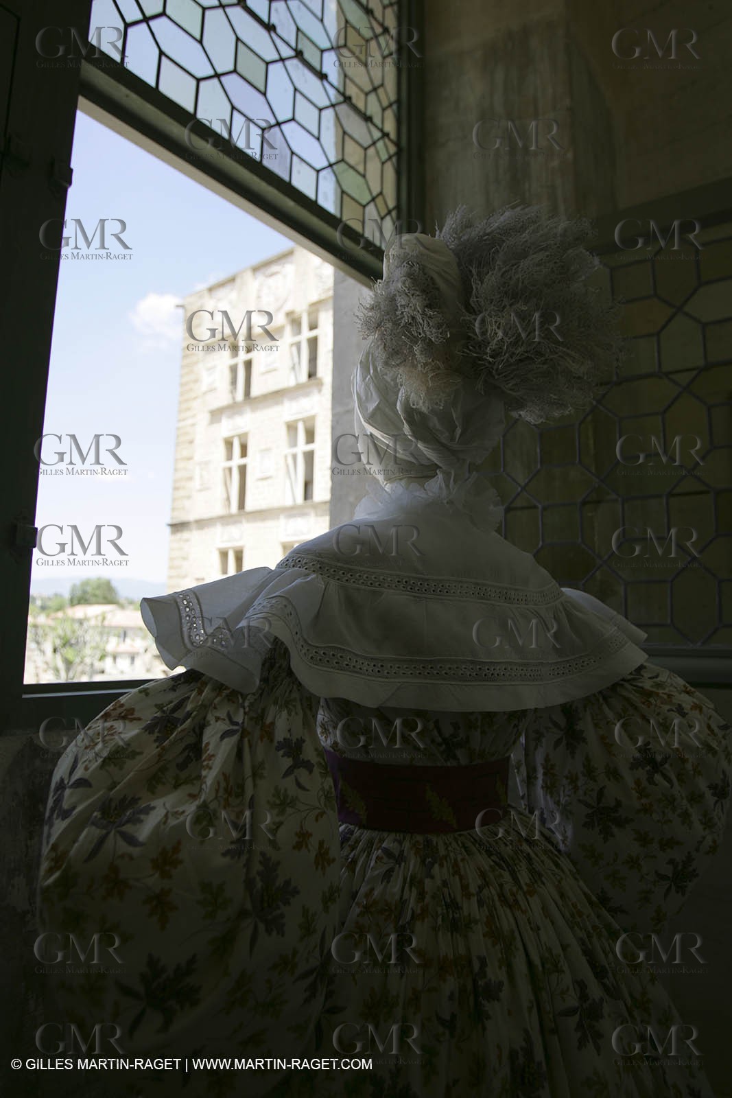 May 2004 - La Tour d'Aigues (FRA, 84) - Old costumes for women of the South exhibition