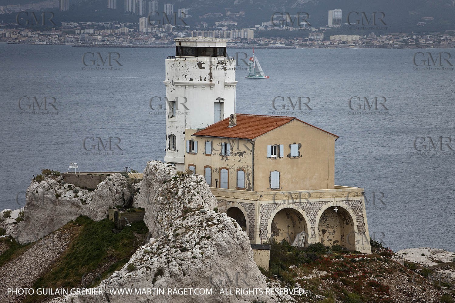 14 05 09 - Marseille - Record de la Méditerranée - Groupama 3 - Franck Cammas - G class - Départ de Marseille pour Carthage