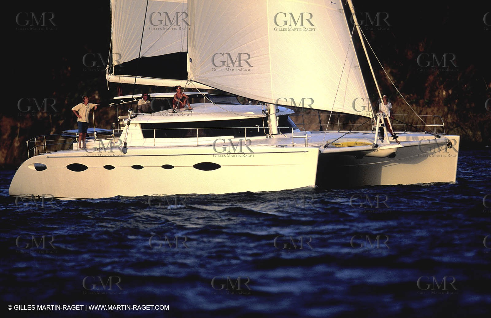 Multicoque sous voile