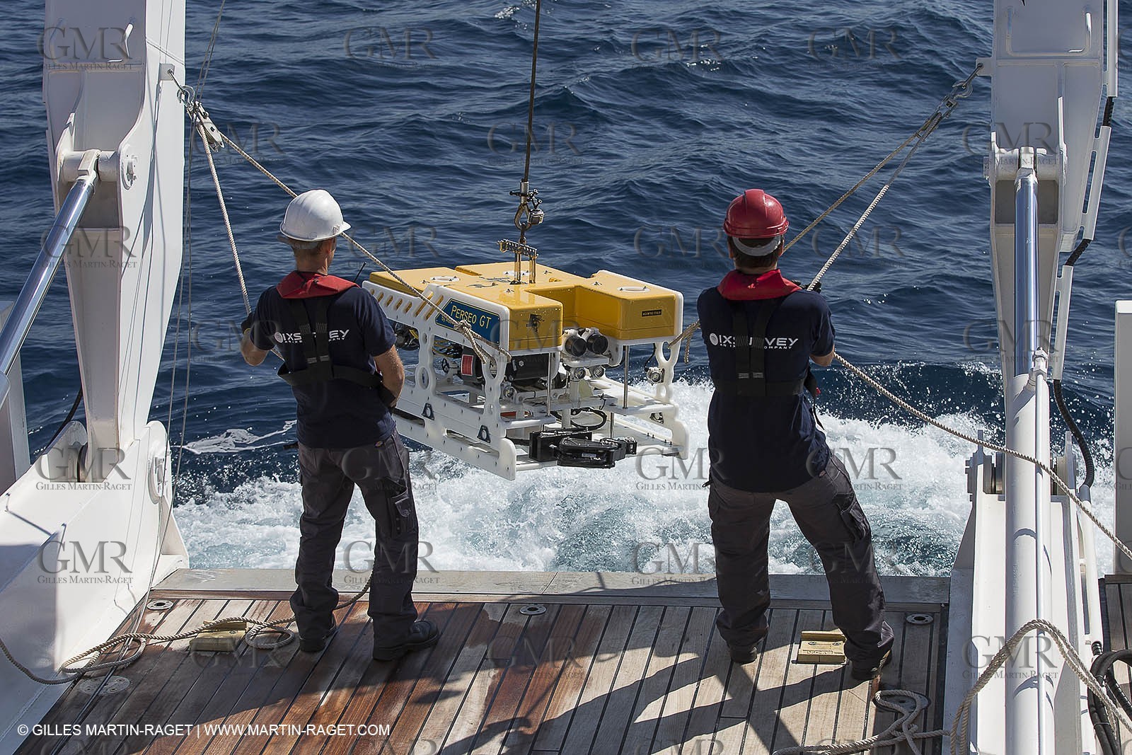 11 09 2014 - la Ciotat (FRA,13) - onboar Al Azzizi, oceanographic research ship buit by H2X boat yard, measure devices manipuation