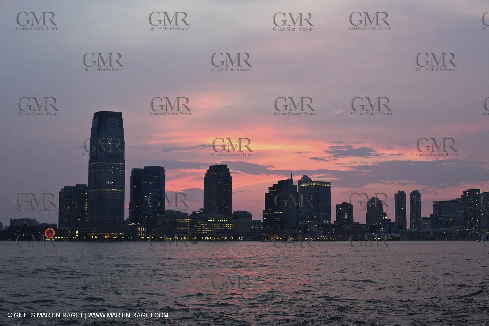 05 07 2012 - New York (USA) - Ocean Krys Race - Speed runs in fornt of NY city