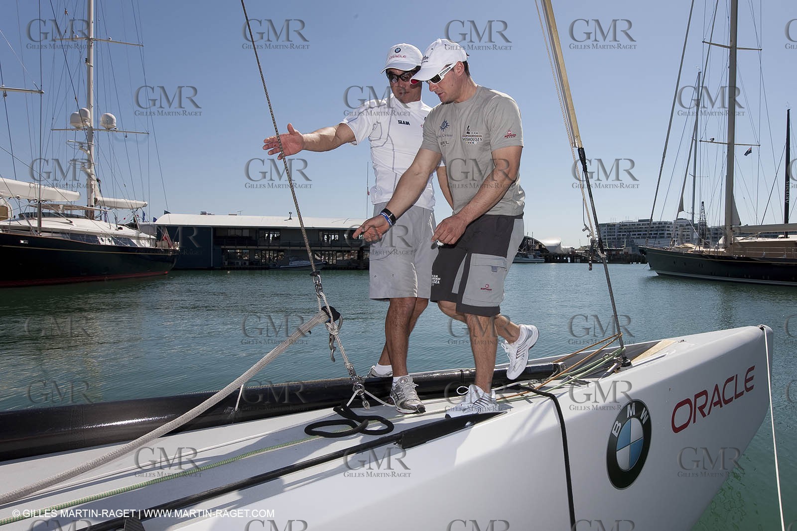 24 01 2009 - Auckland (NZL) -  Louis Vuitton Pacific Series - BMW ORACLE Racing - Boat presentation to other teams