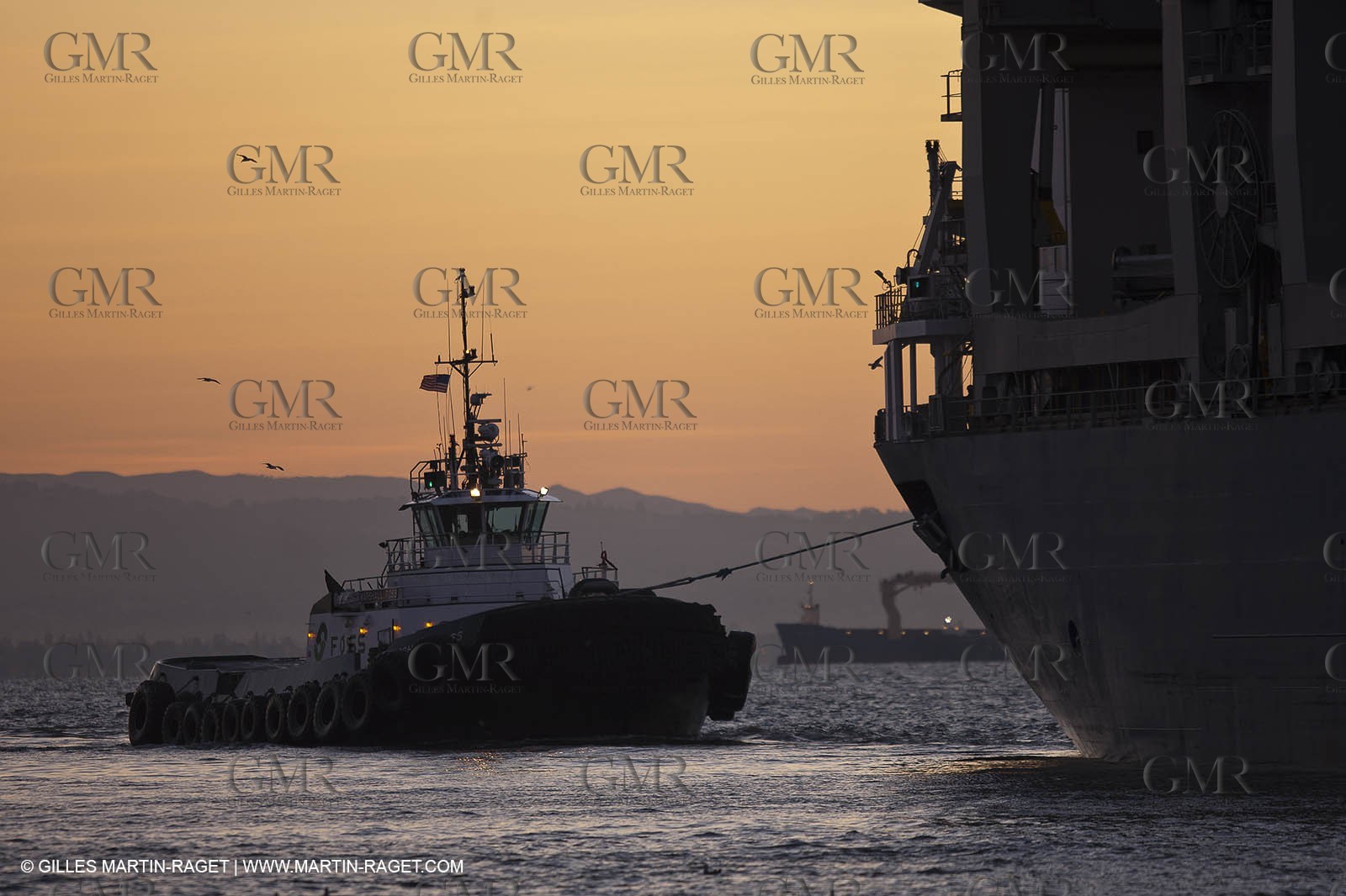 01 03 2011 - San Frnacisco (USA,CA) - Harbour operations - ship details - ship unloading - containers