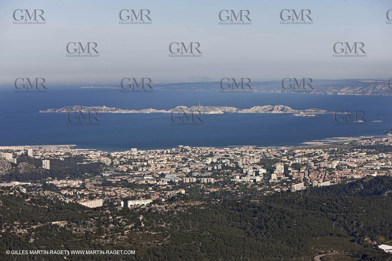 30 04 2009 - Marseille (FRA, 13) - Les Calanques - Marseille as seen from Mount Puget summit