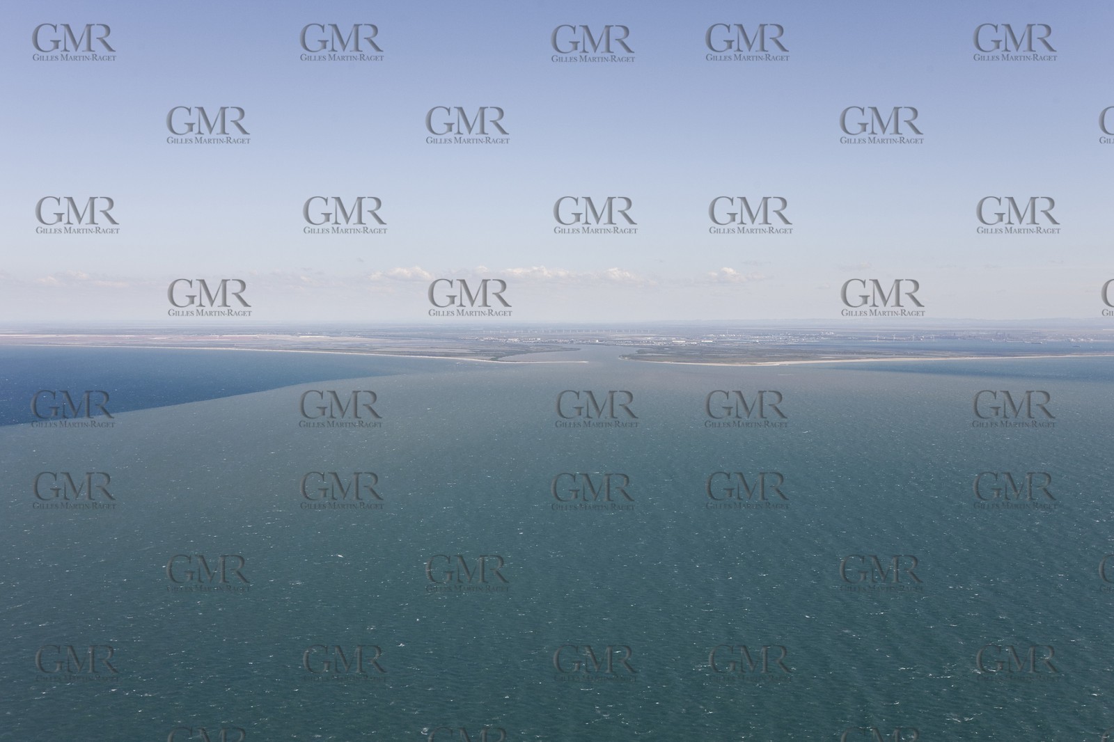 14 07 2008 - french coast in Fos gulf and Port de Bouc area