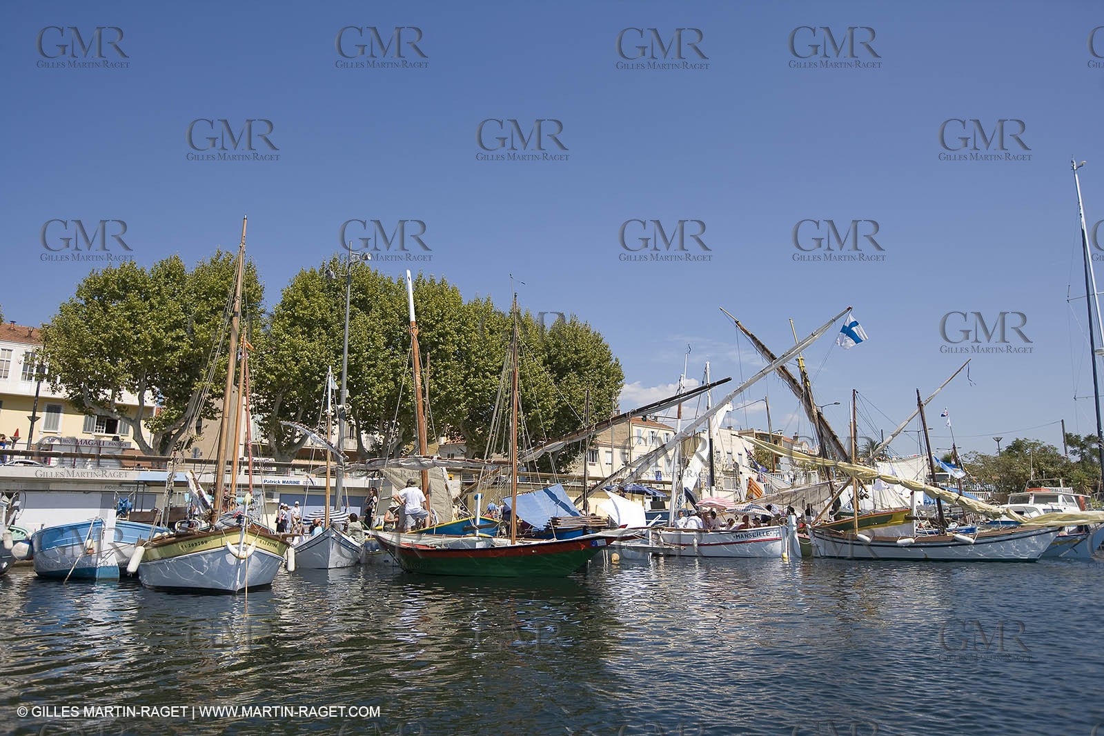 1 09 2007 - Marseille (FRA, 13) - Latin rigs in l'Estaque (Marseille north bay village)
