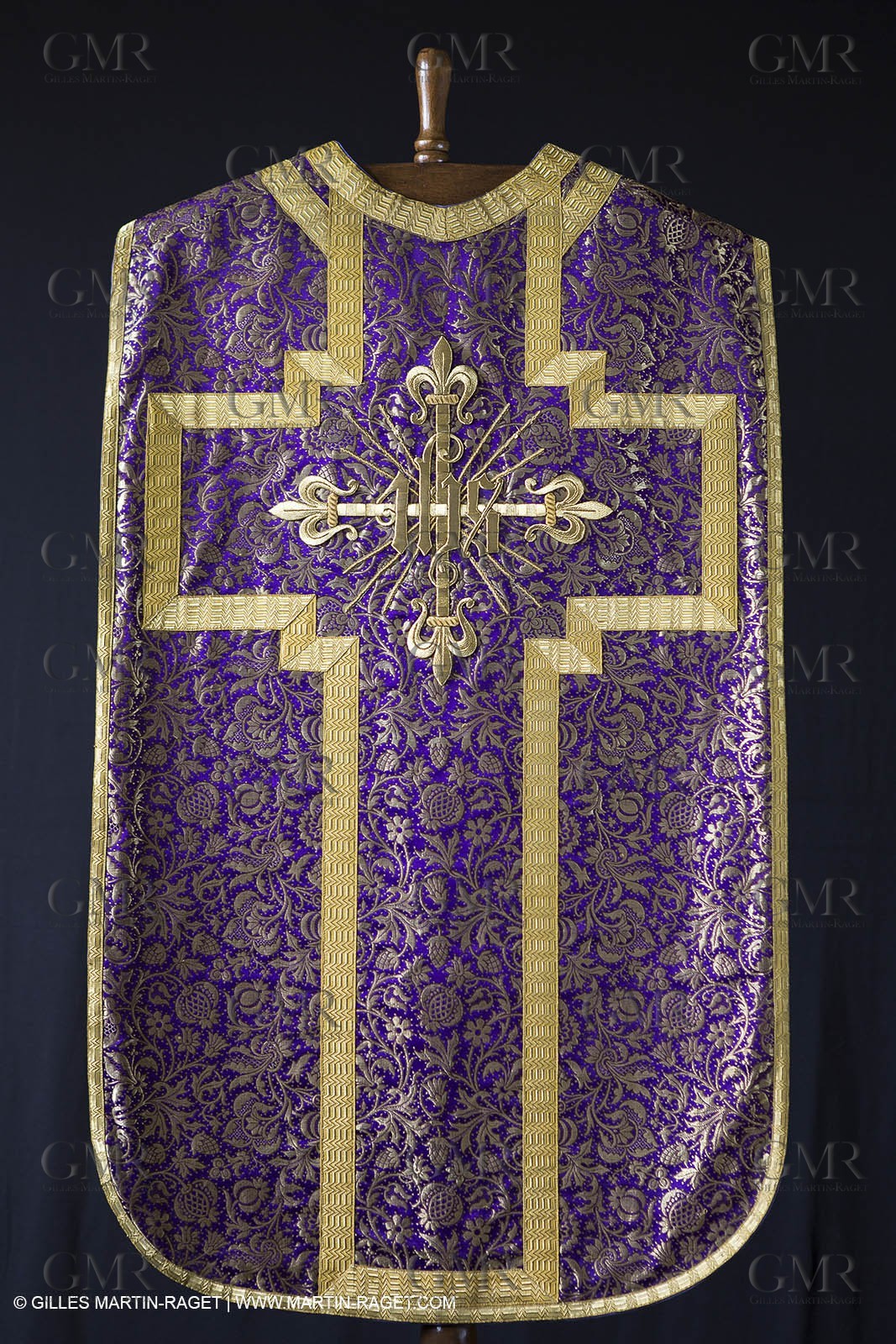 04 02 2013 - Marseille(FRA,13), Notre Dame de la Garde, liturgical clothing