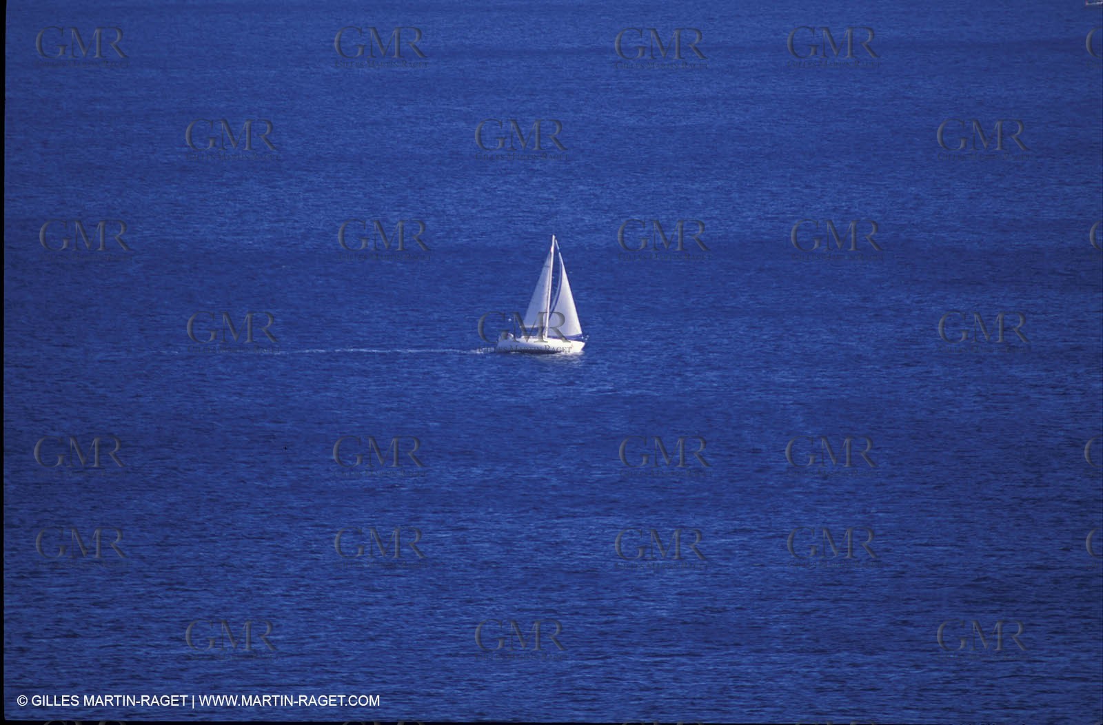 Crusing monohull sailing