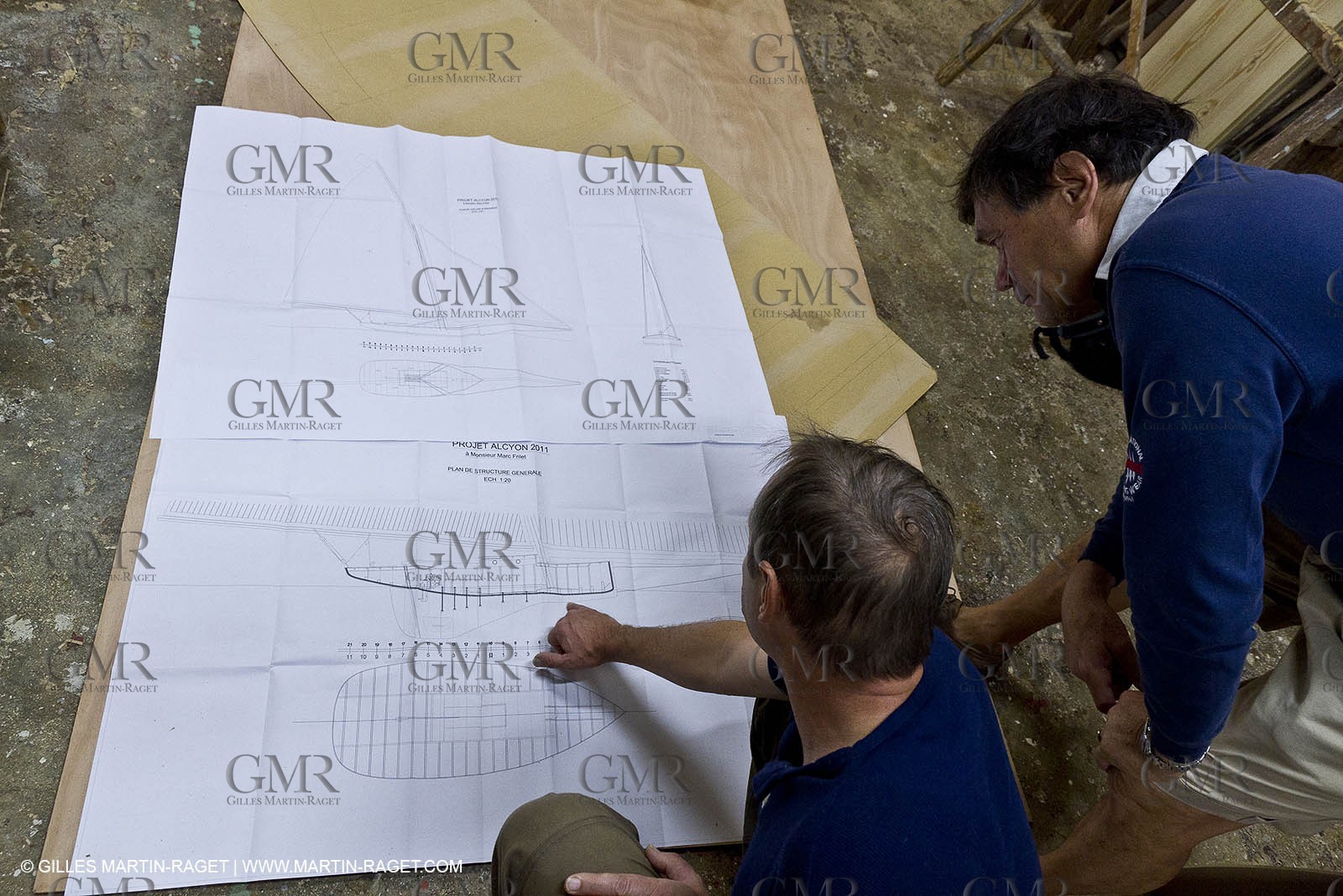 5 11 2011 - Marseille (FRA,13) - Alcyon - construction - Marc and edith Frilet meet Daniel Scotto in his workshop