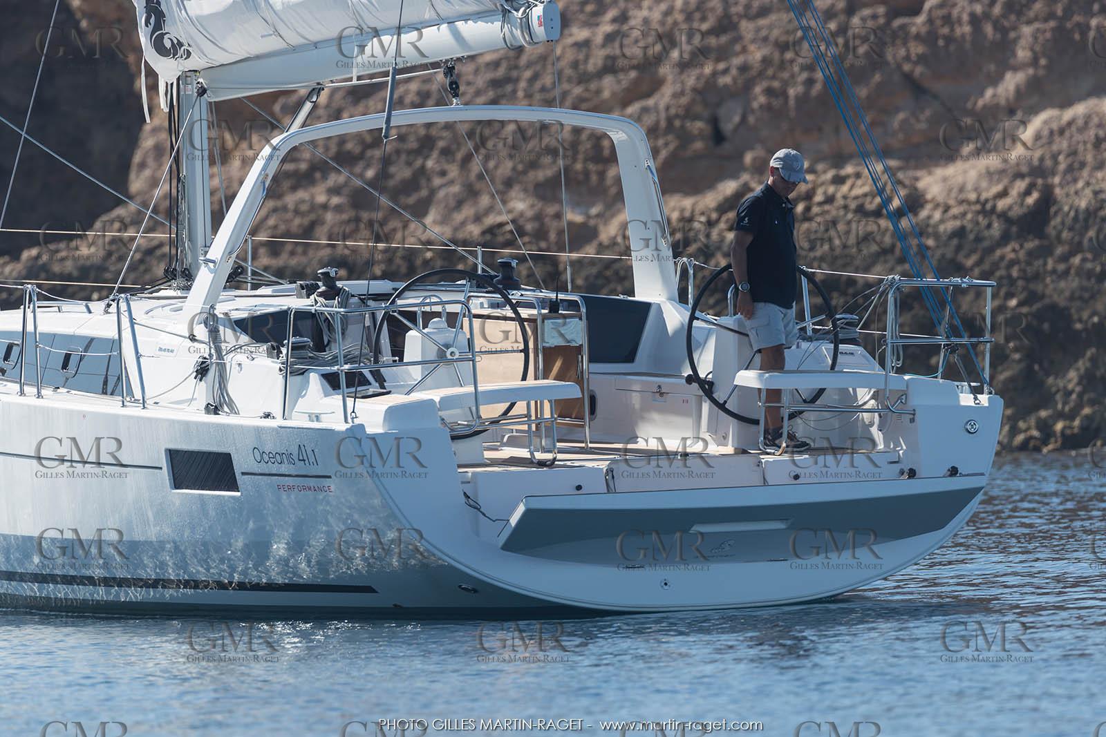 04 07 3017; Les EMbiez (FRA; 83) - Chantier Beneteau; Oceanis 41.1
