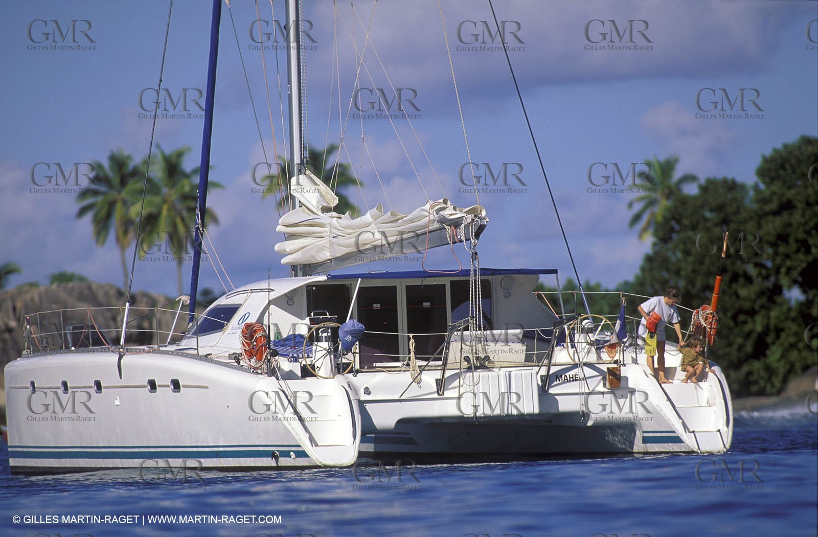 Cruising - People - Doing nothing