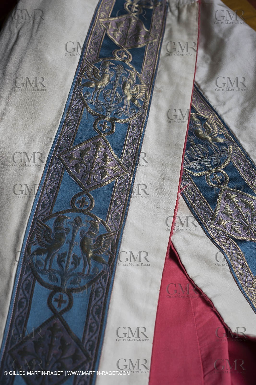 04 02 2013 - Marseille(FRA,13), Notre Dame de la Garde, liturgical clothing