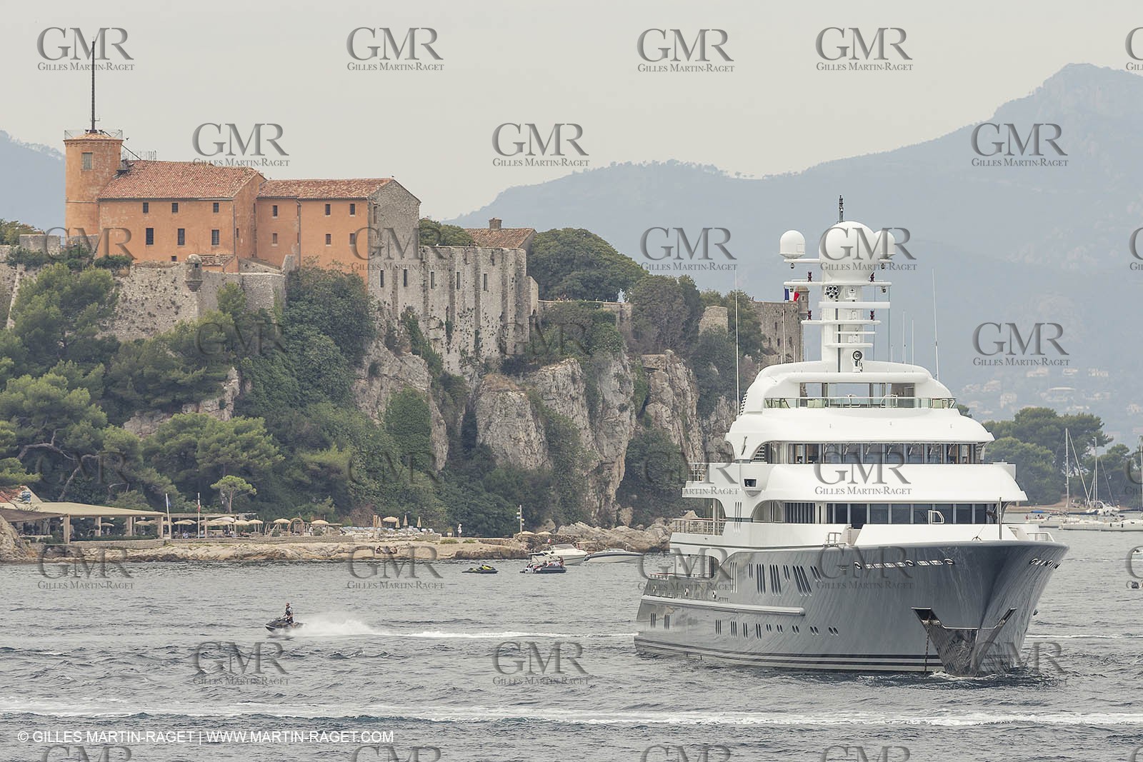 21 09 2014 - Cannes (FRA,83), Motor yacht TV