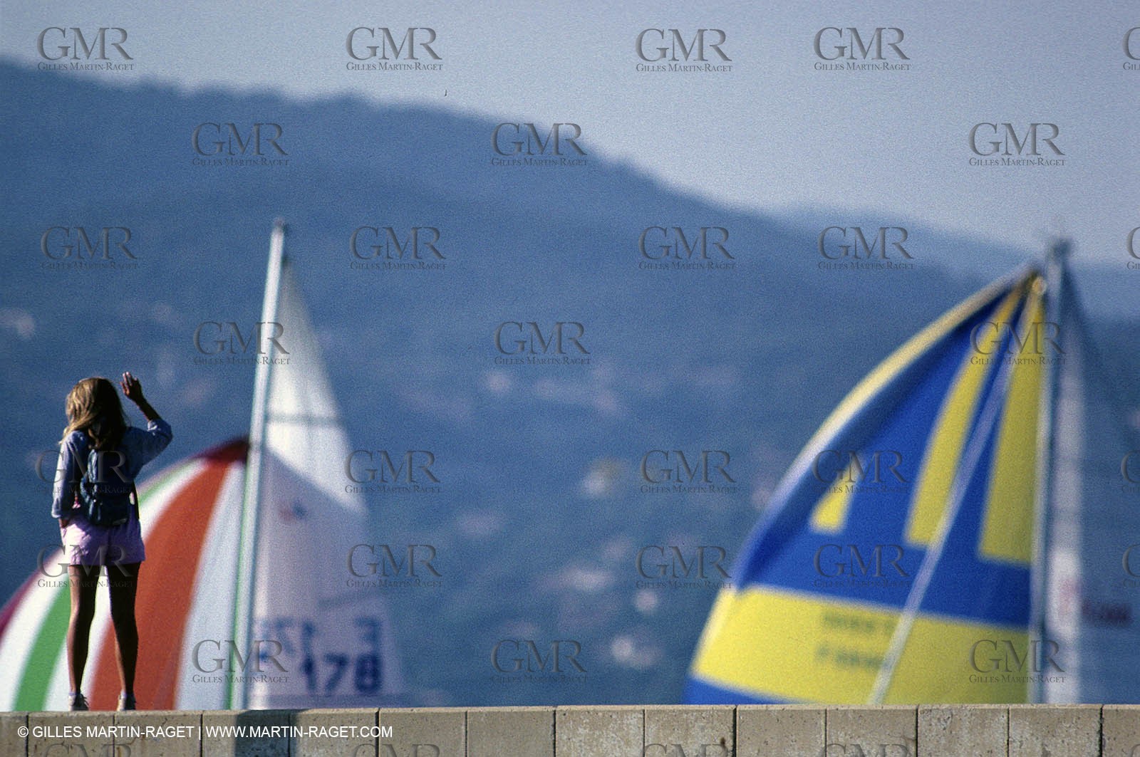 Crusing monohull sailing