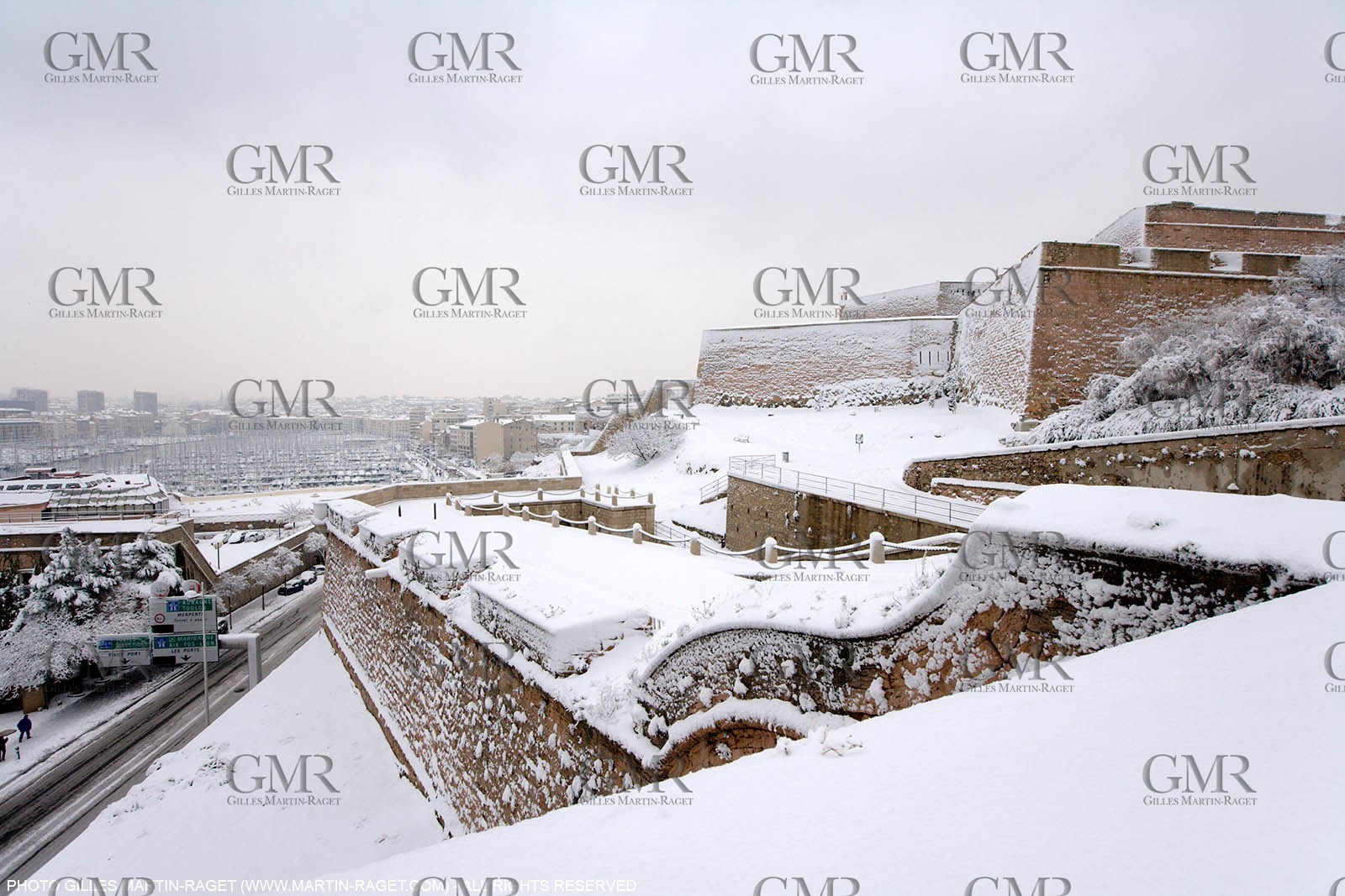 07 01 2009 - Marseille (FRA,13) - Exceptional snow amount on the city