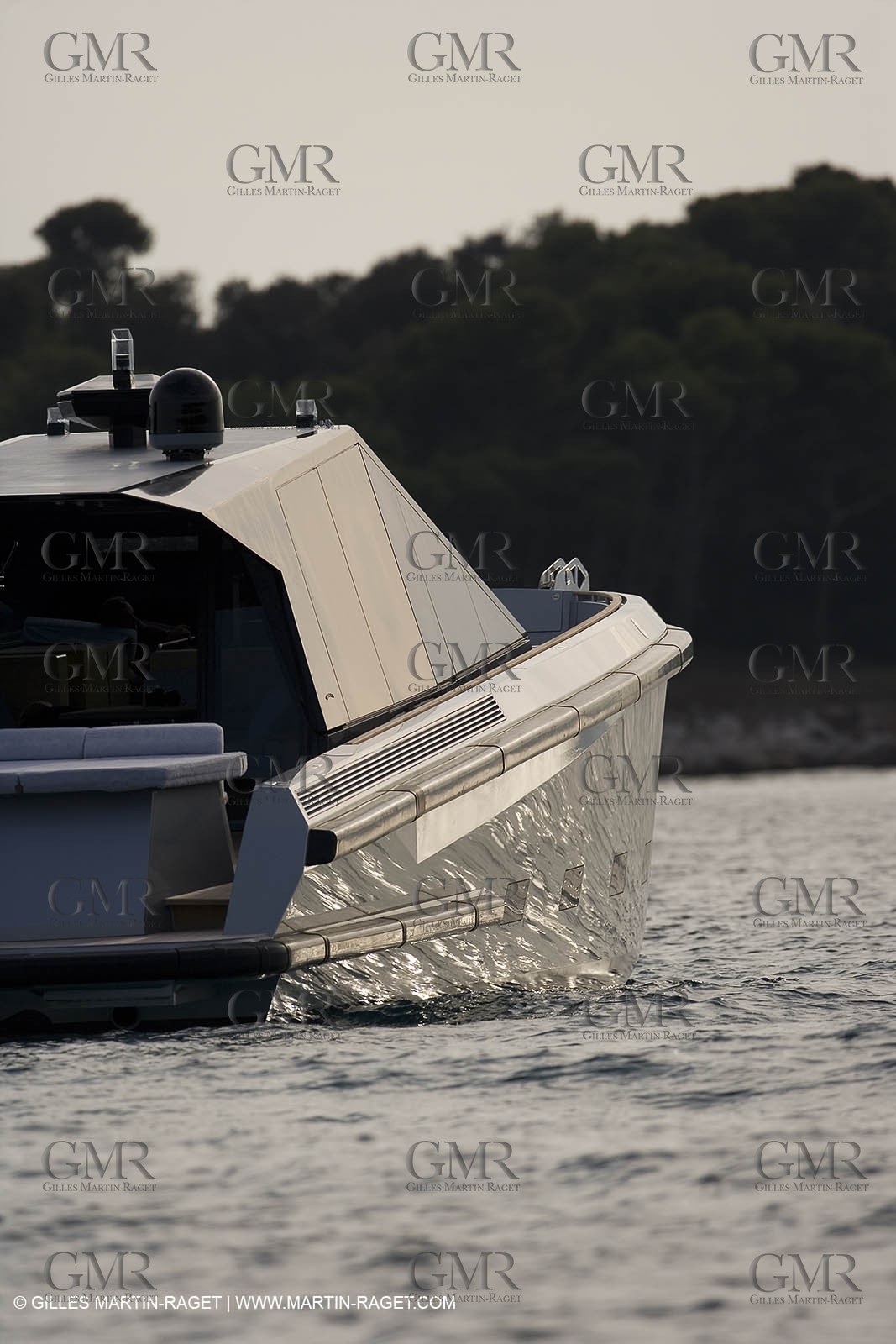 29 09 2007 - St Jean Cap Ferrat - Wally Yachts - Wally Power 70 - Lau Lau