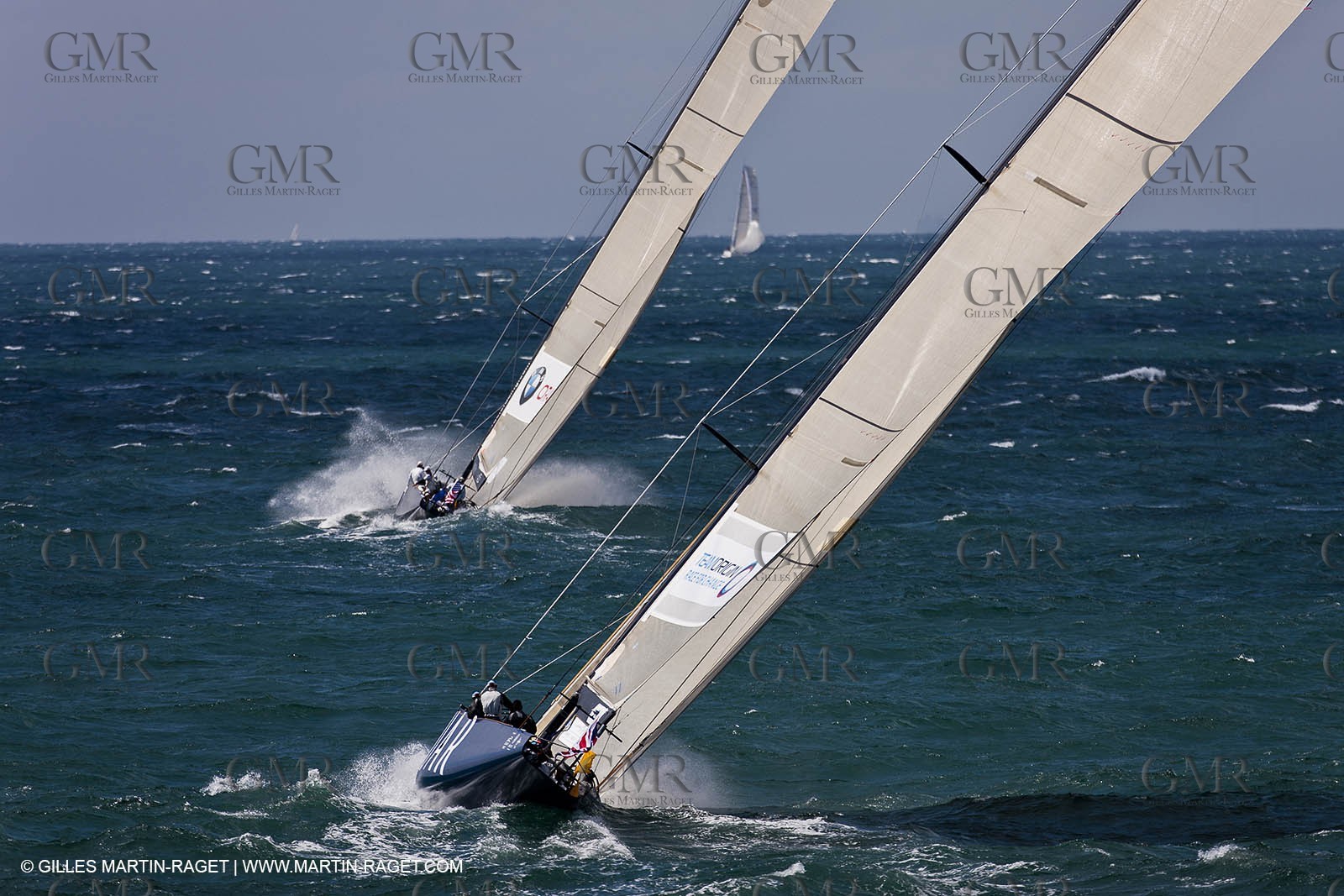 05 08 2010 - Cowes (UK, IOW) - The 1851 Cup -  BMW ORACLE Racing -  - Round The Island Race - From Ste Catherine to the Needles.