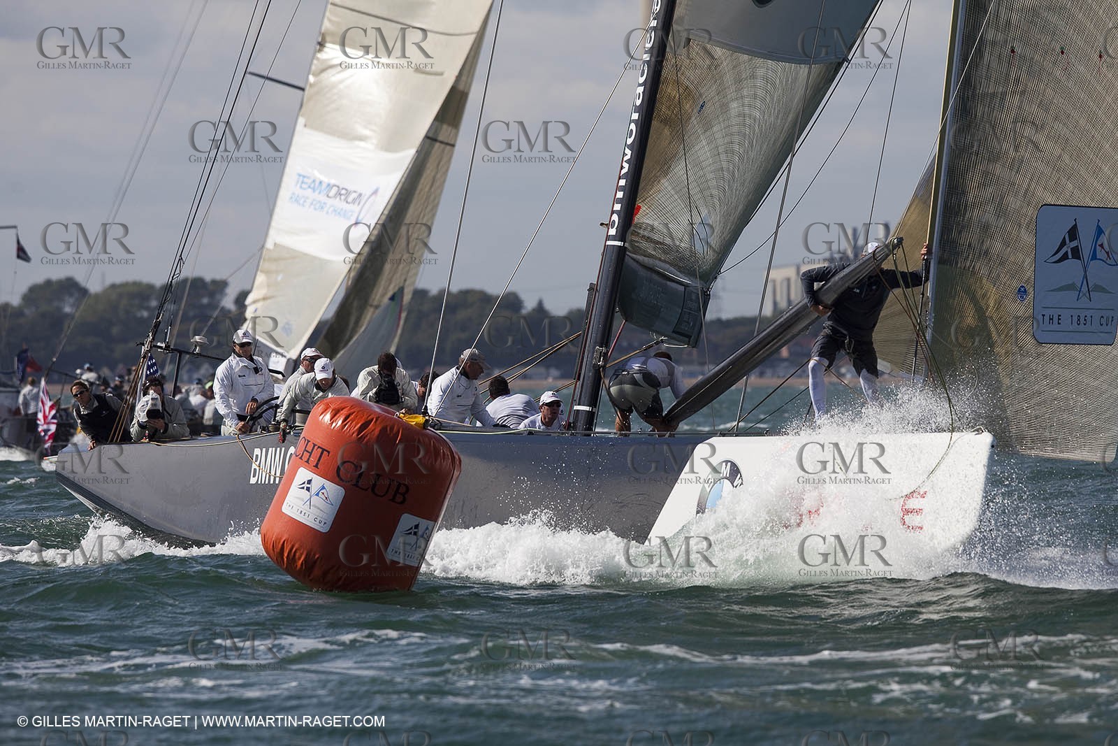 03 08 2010 - Cowes (UK, IOW) - The 1851 Cup -  BMW ORACLE Racing - Day 1.