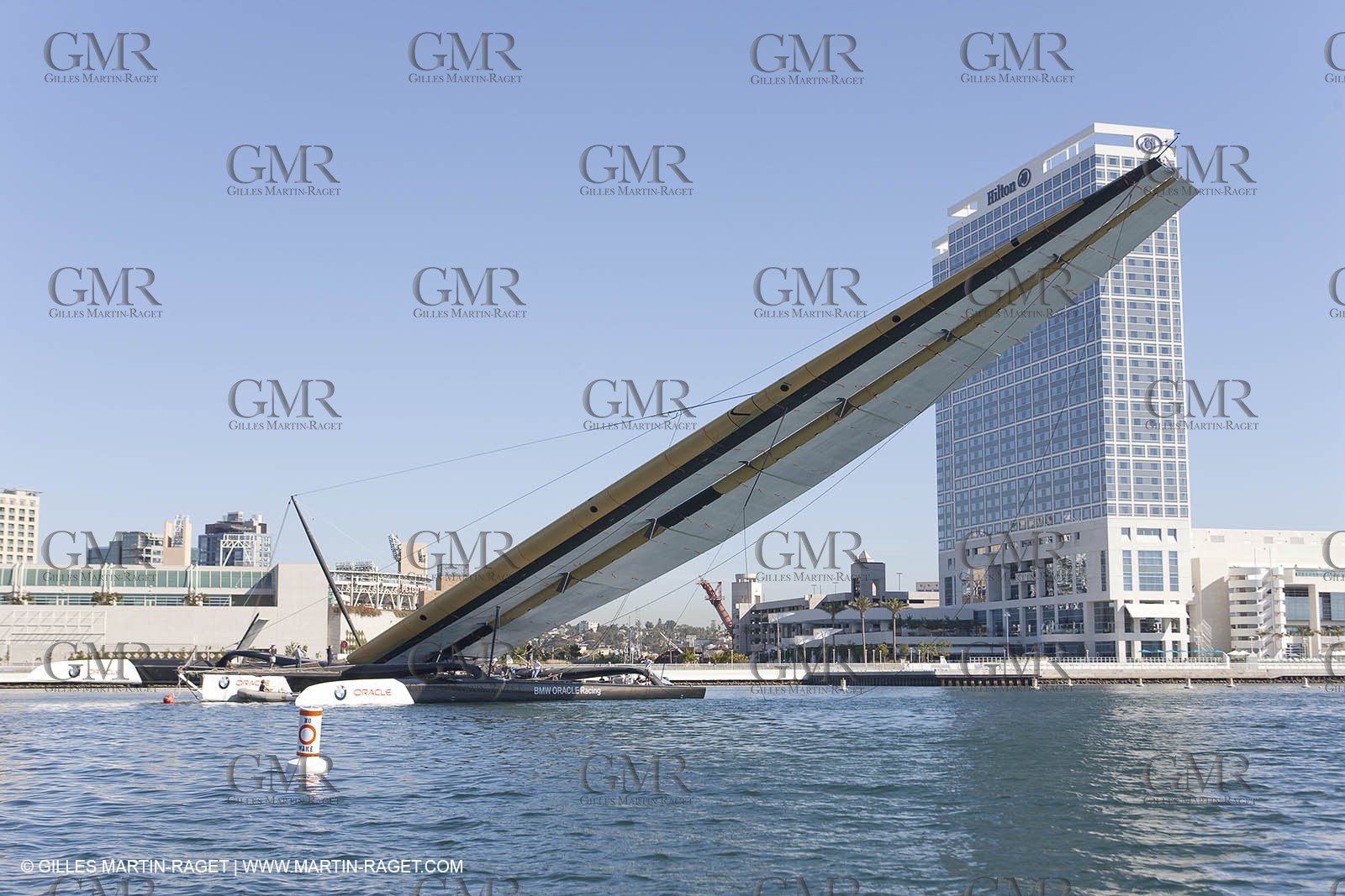 10 11 2009 - San Diego (USA, CA) - 33rd America's Cup - BMW ORACLE Racing - Wing Testing - Day 1