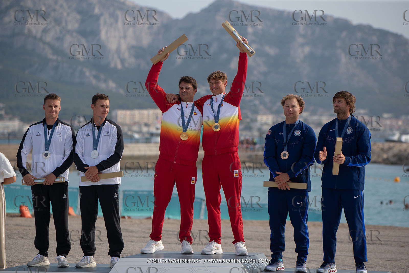 02 08 2024, Marseille (FRA), Paris 2024 Olympic Games, Sailing, Race Day 5, Medal ceremony for 49er FX and 49er