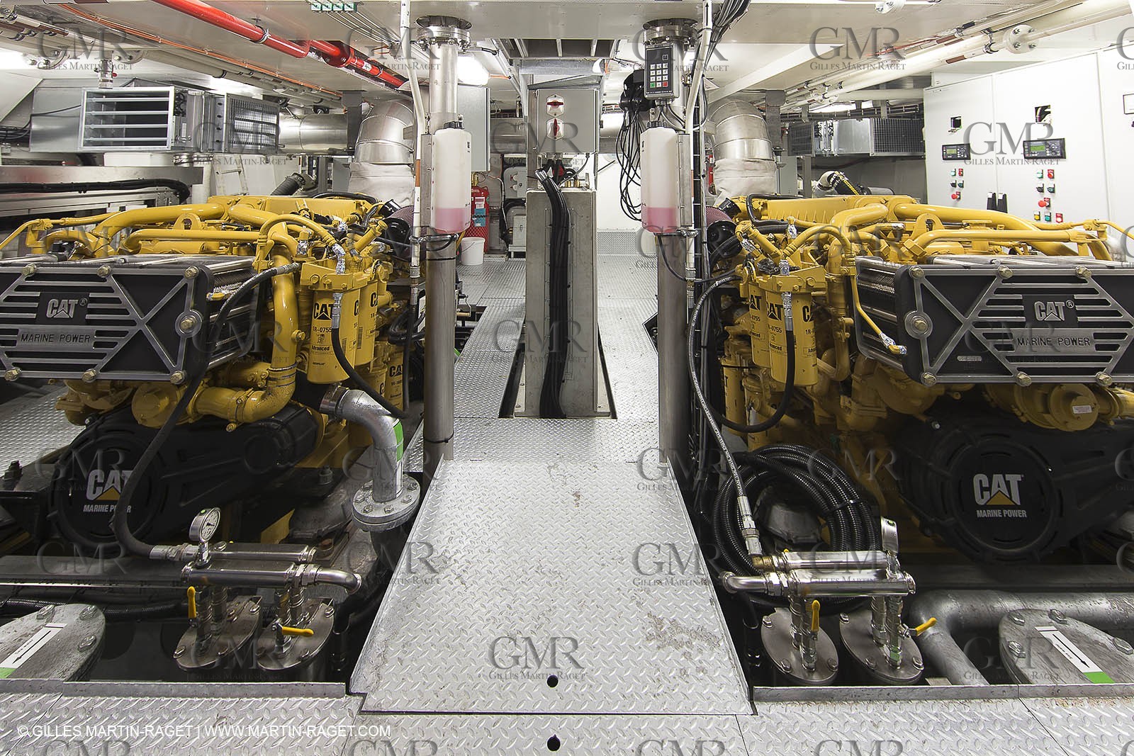 11 09 2014 - la Ciotat (FRA,13) - onboar Al Azzizi, oceanographic research ship buit by H2X boat yard, measure devices manipuation