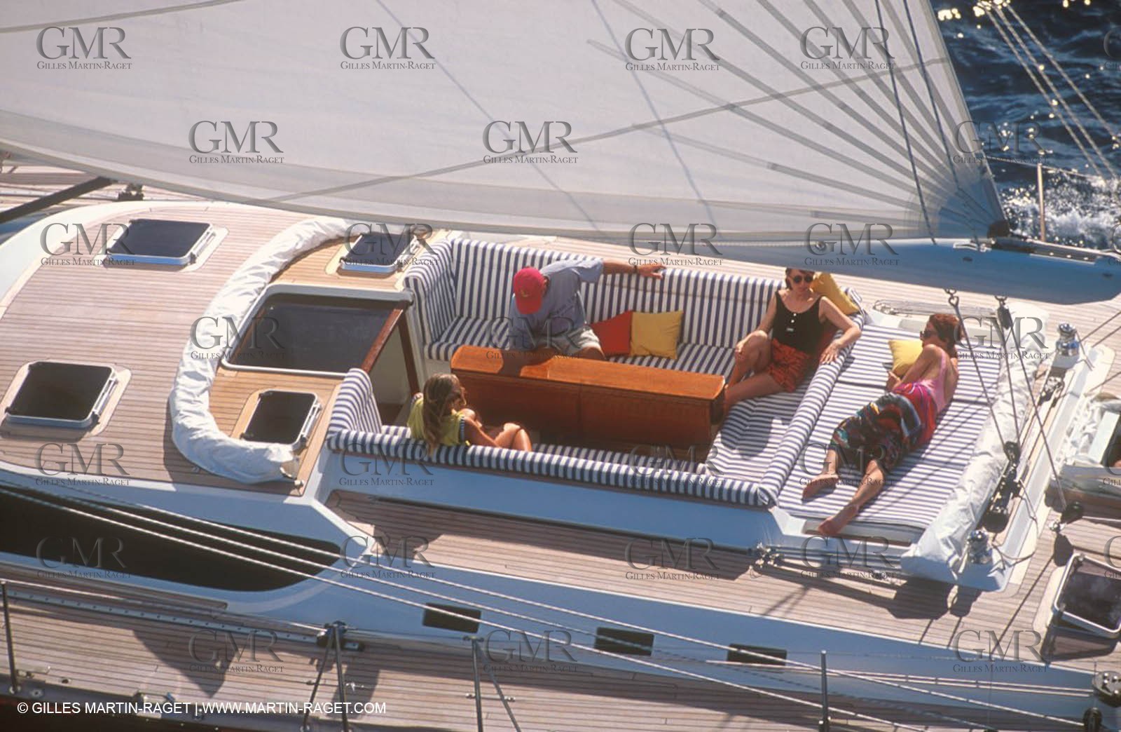 Crusing monohull sailing