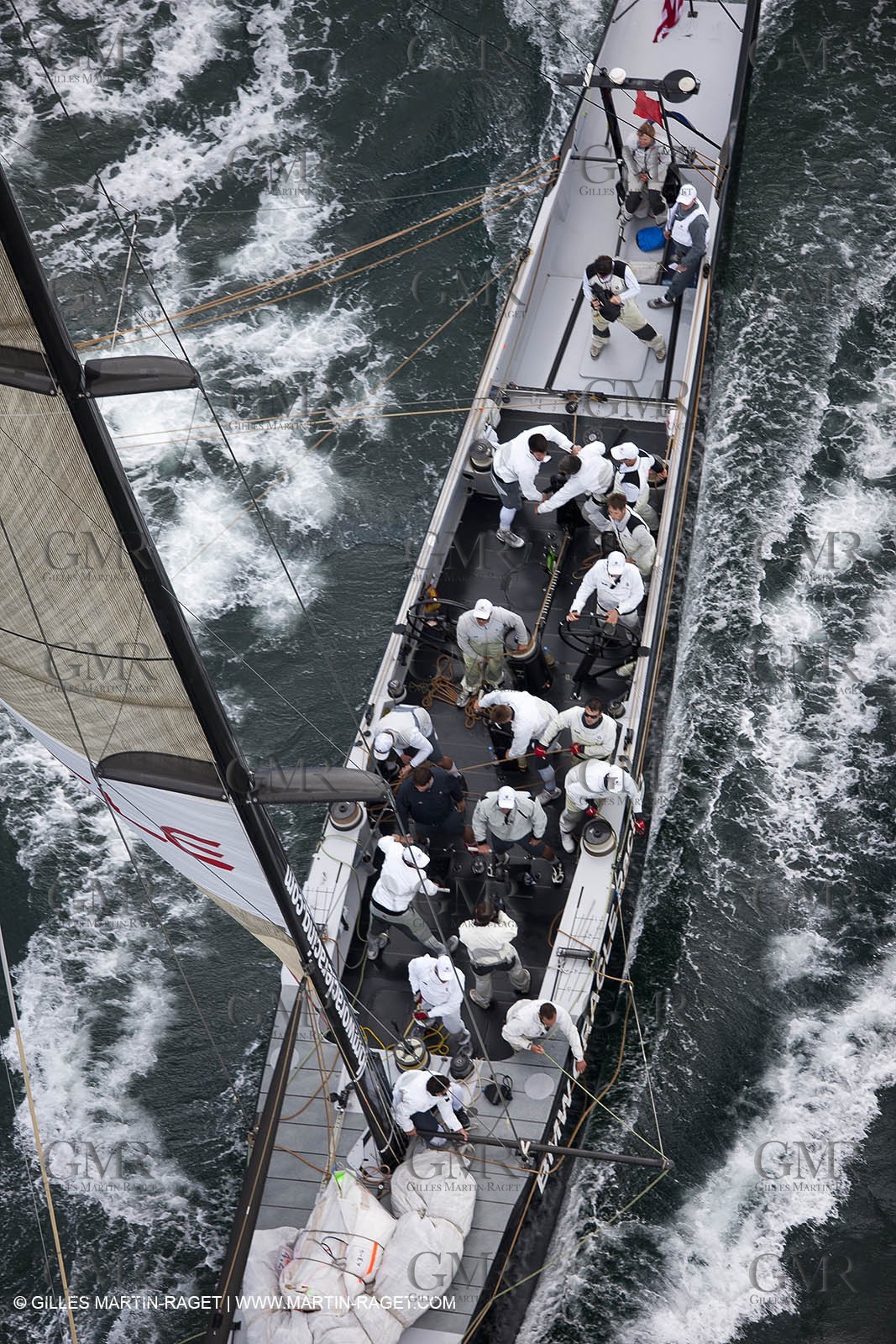 05 08 2010 - Cowes (UK, IOW) - The 1851 Cup -  BMW ORACLE Racing - Round The Island Race - Back in the Solent