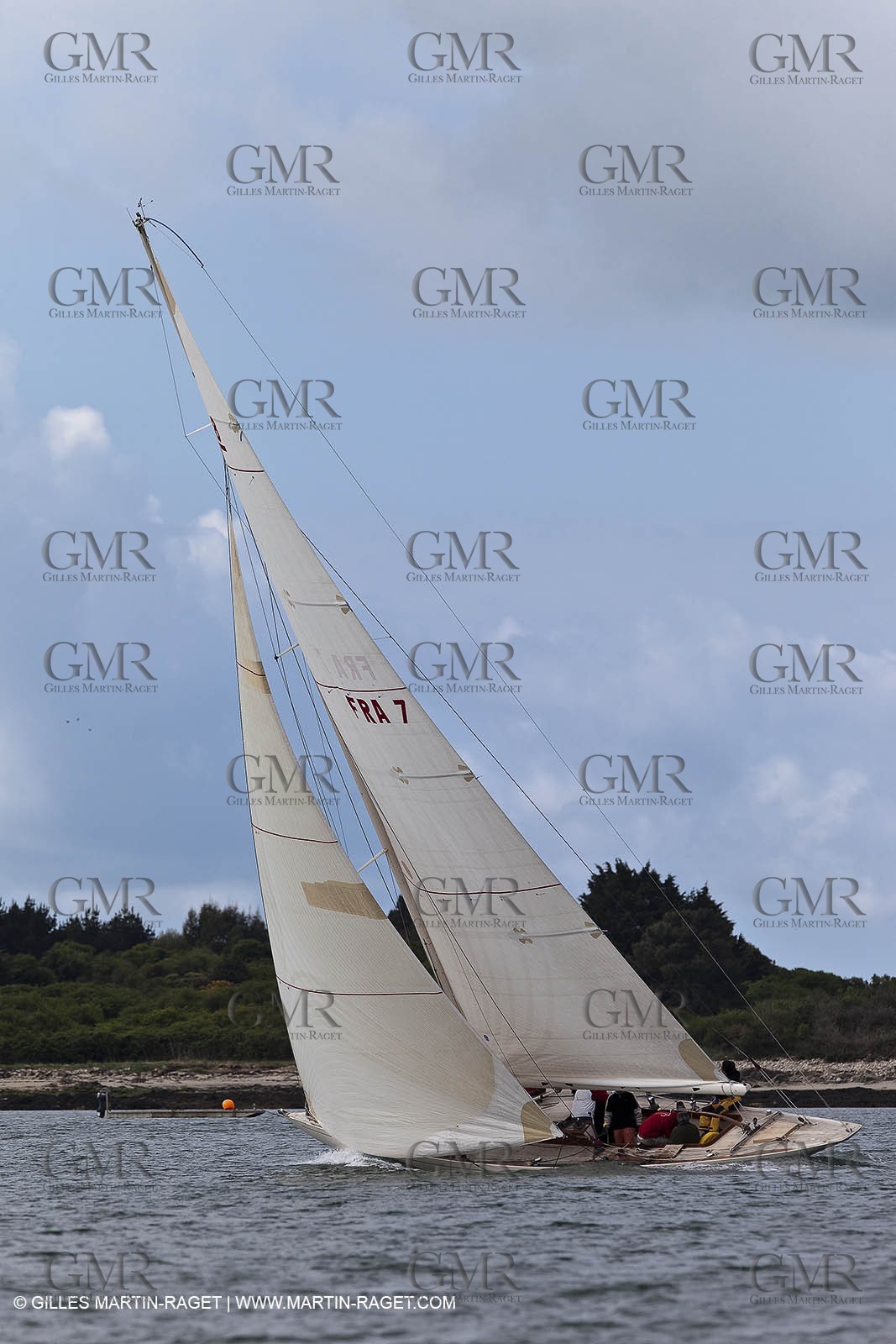 01-05-10 - Le Bono (FRA,56) - Regate Classique - 8m J