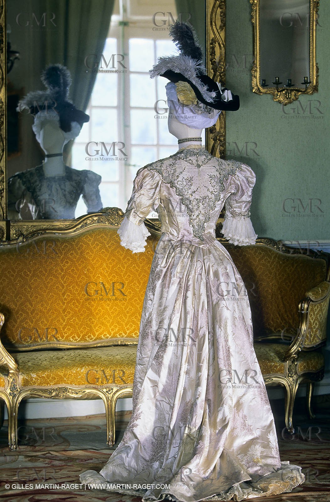 Boutis - cloths from Provence - Cstles costumes exhibition