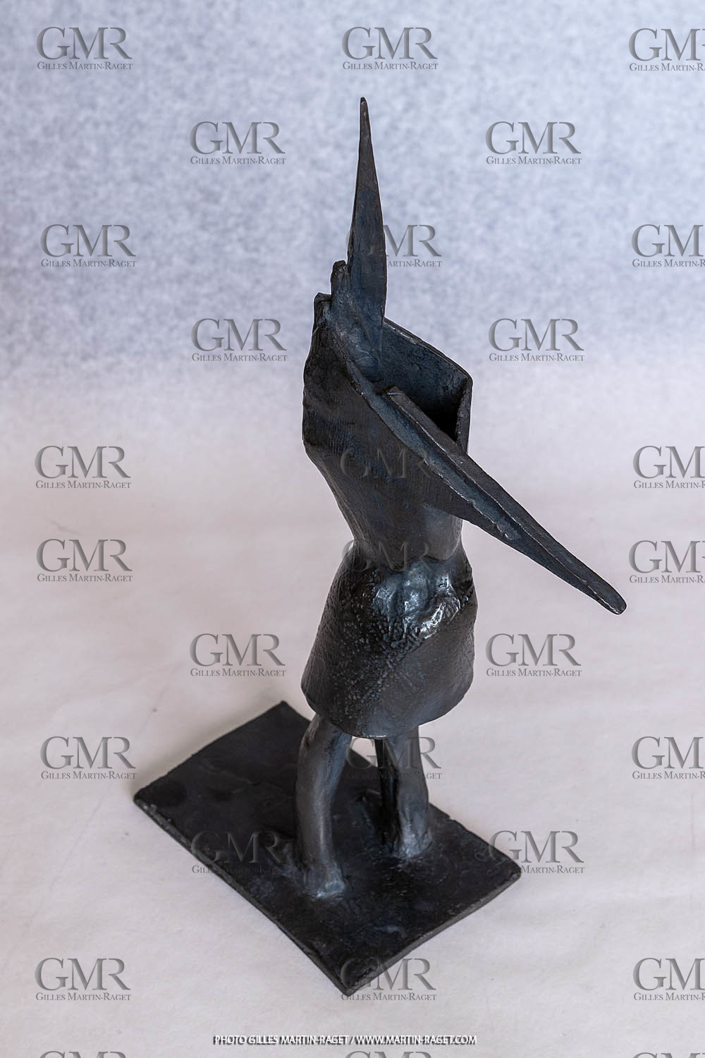 08 01 2023, Marseille (FRA,13), Oeuvre de Germaine Richier, Guerrier n° 4 1953, Bronze patiné foncé, Numéroté 6 8, Fondeur : L.Thinot, Paris, 33 x 10 x 19,5 cm, Collection particulière