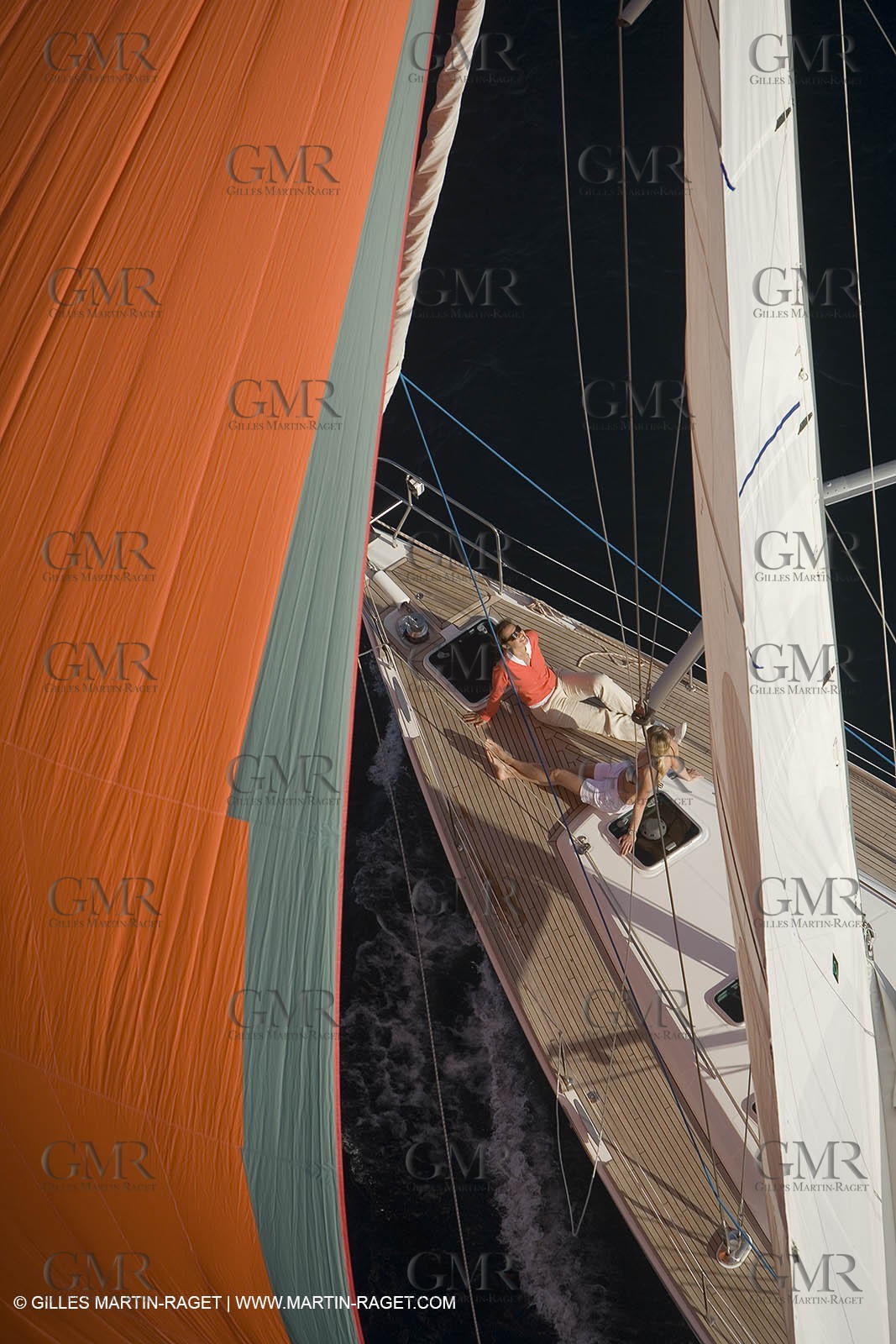 Crusing monohull sailing