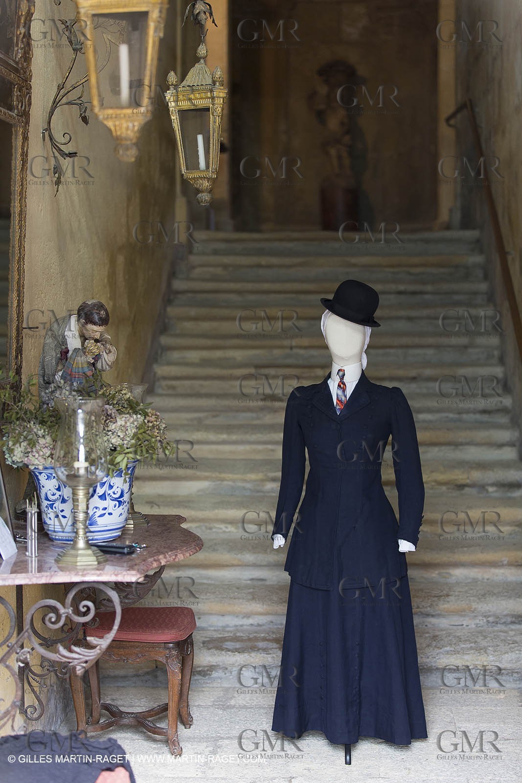 31 10 2013 - Ansouis (FRA,84) - Ansouis castle - Costumes of the exhibit Men costumes