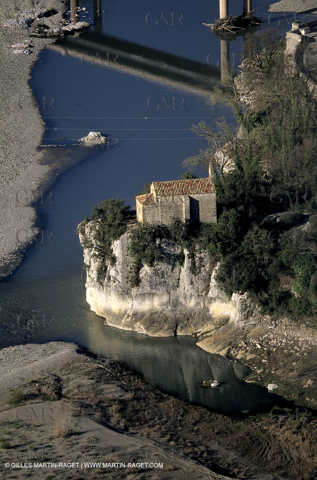 Mirabeau bridge chapel