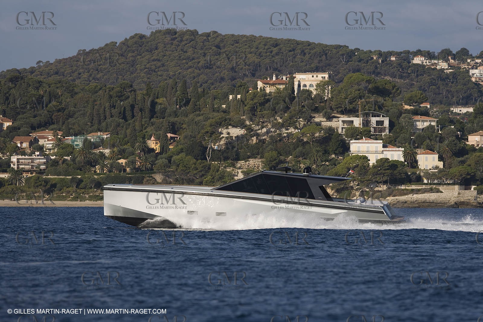29 09 2007 - St Jean Cap Ferrat - Wally Yachts - Wally Power 70 - Lau Lau