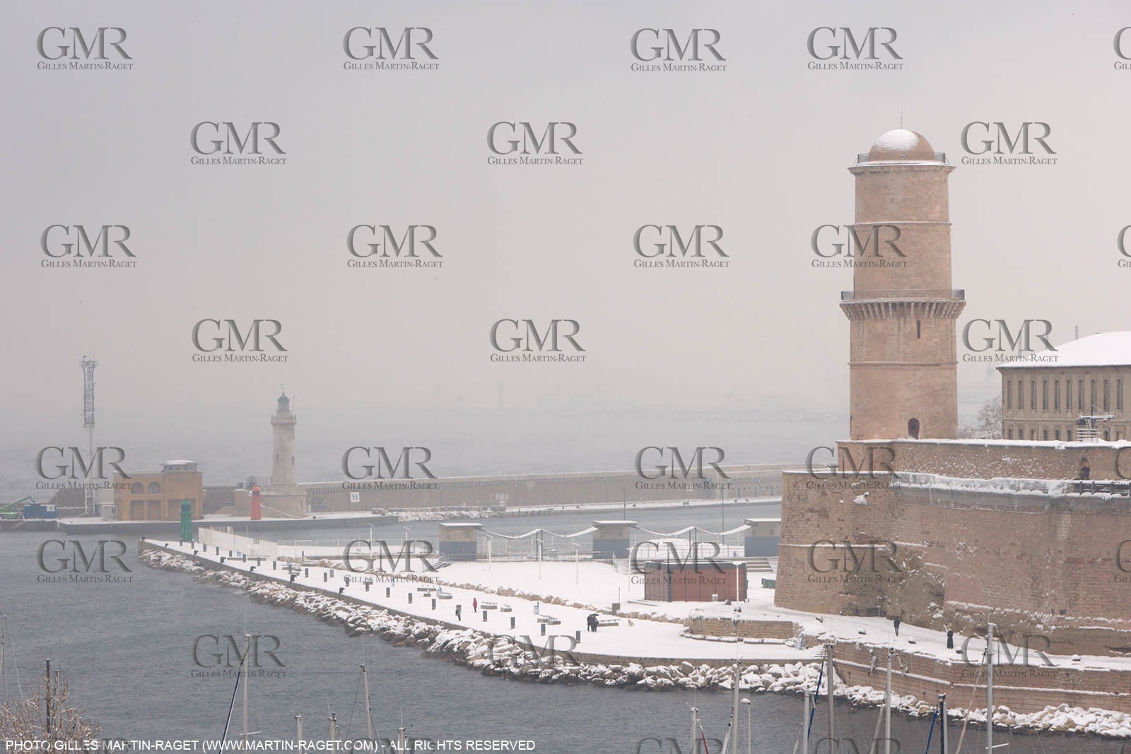 07 01 2009 - Marseille (FRA,13) - Quantité de neige exceptionelle sur la ville