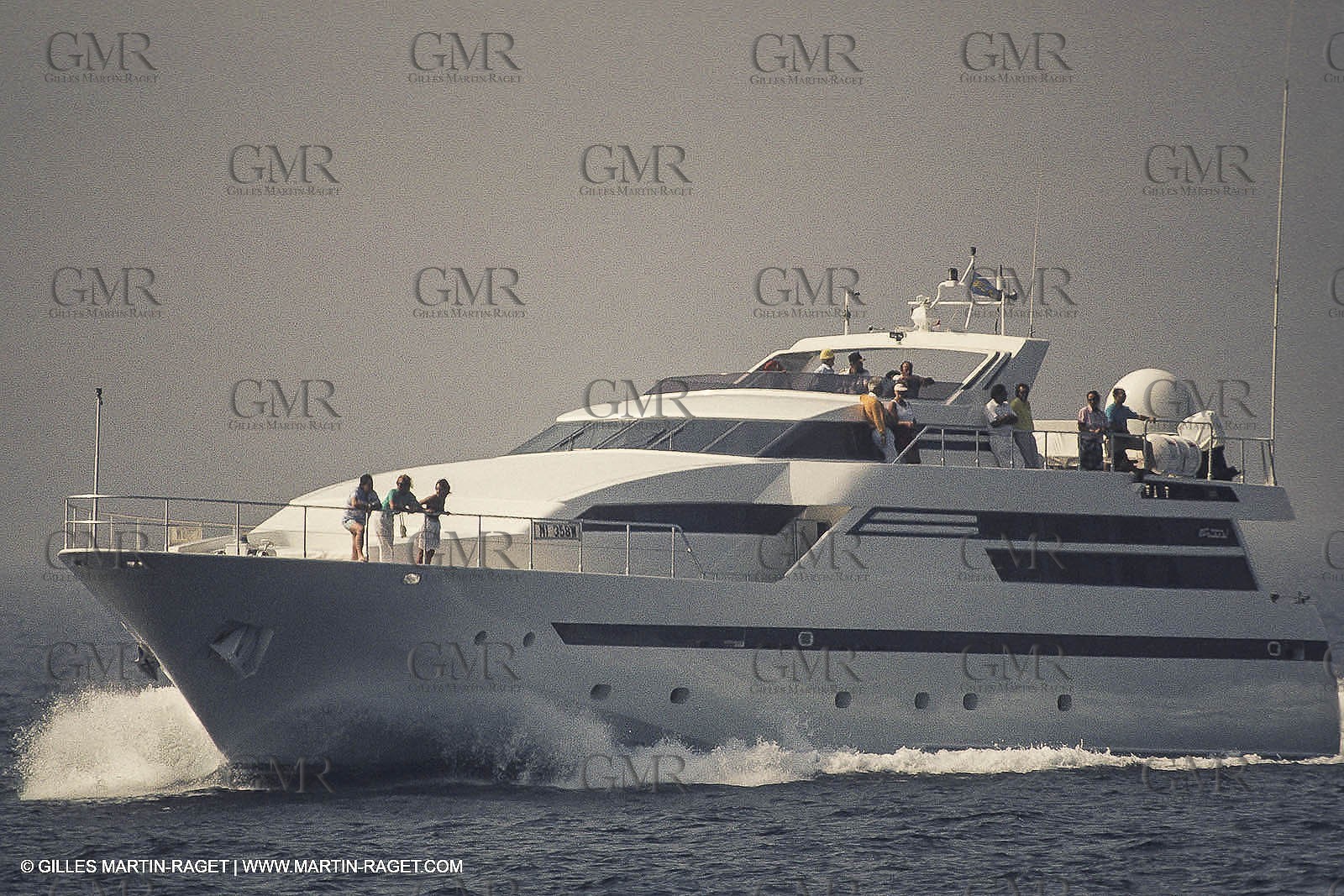 Powerboating, super Yachts