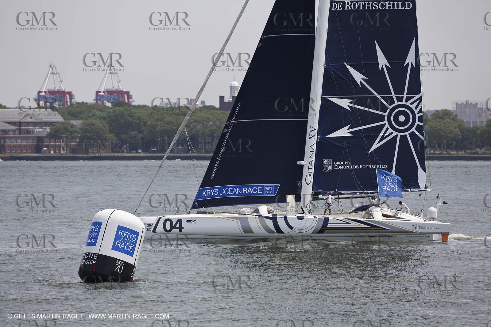 05 07 2012 - New York (USA) - Ocean Krys Race - Speed runs in fornt of NY city