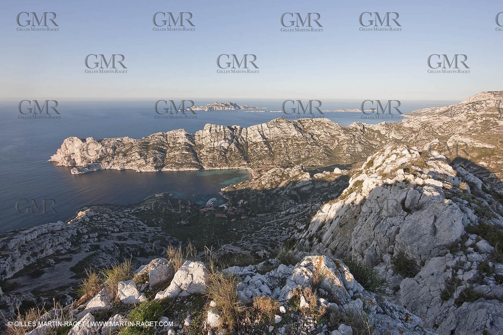 04 04 2009 - Marseille (FRA, 13) - Les Calanques - Marseille as seen from the top of the Baou Rond summit