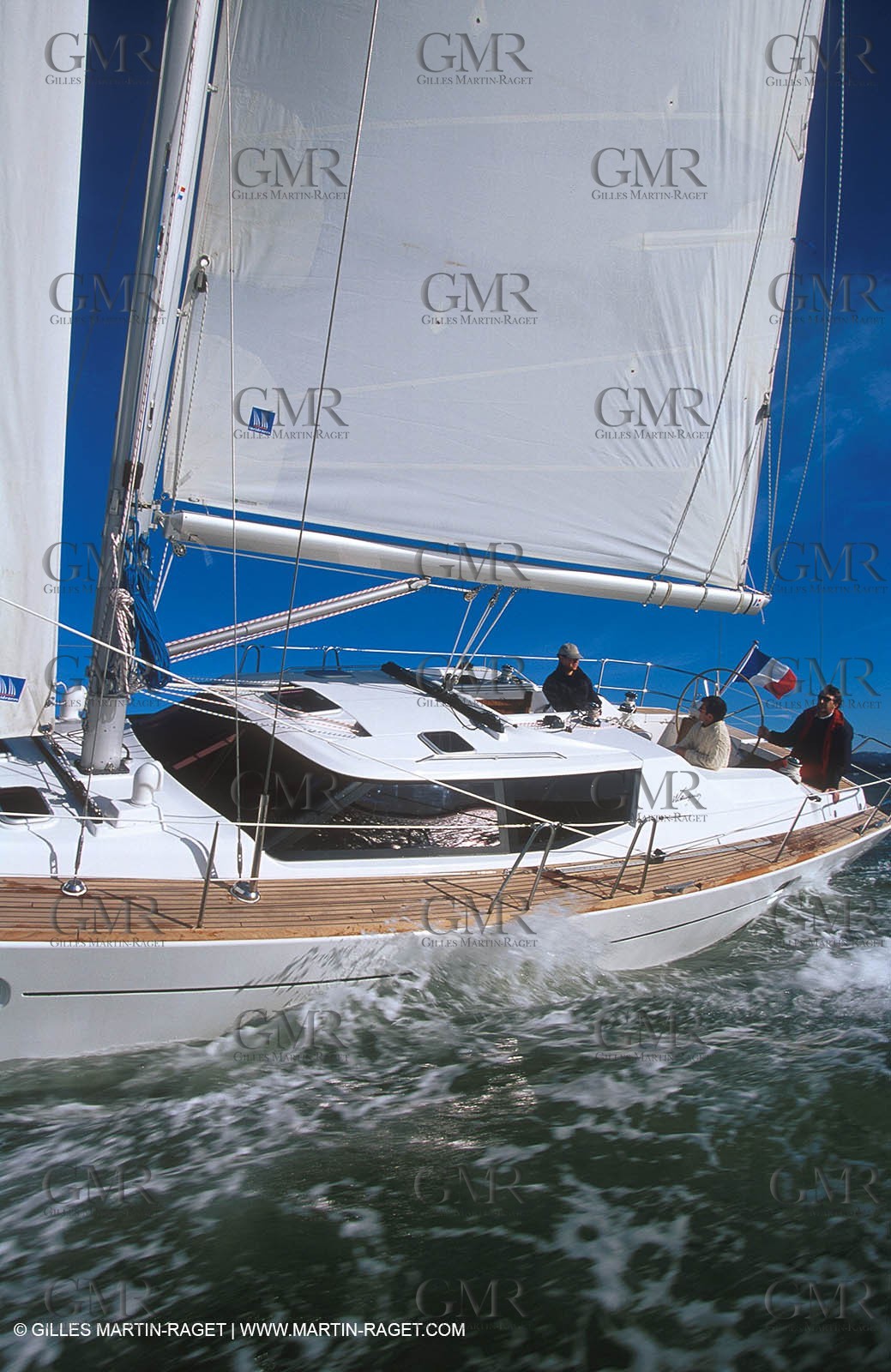 Crusing monohull sailing