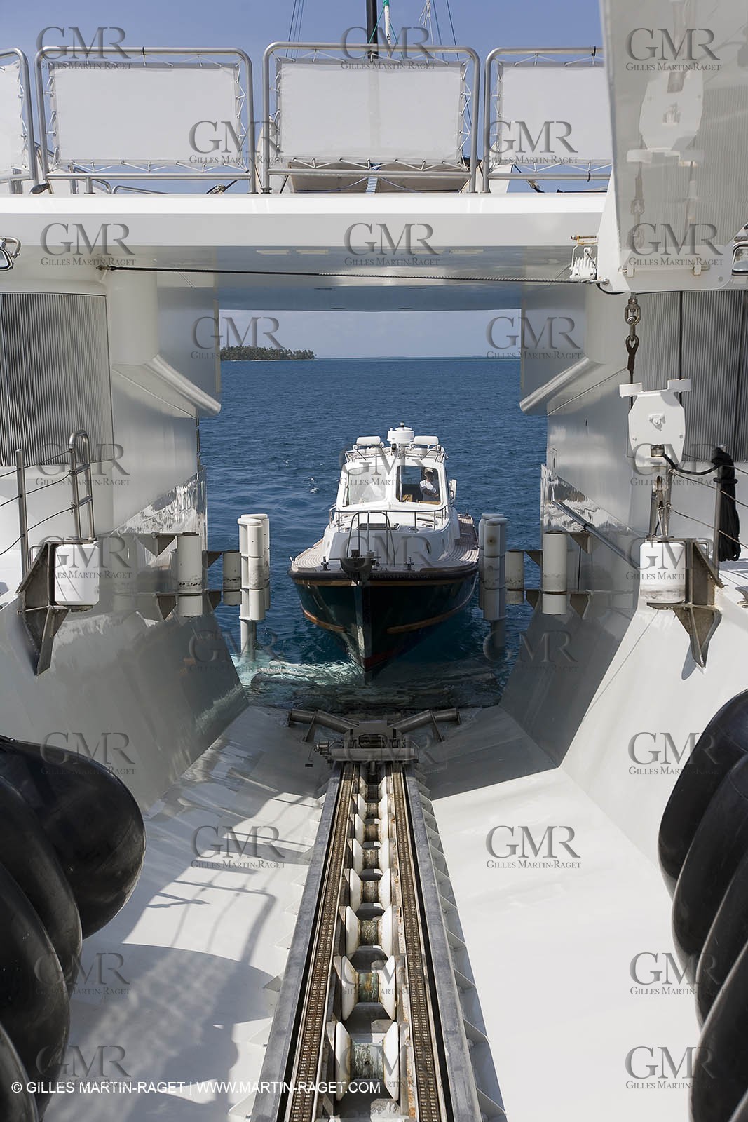 01 02 2008 - San Blas Archipelago (Panama) - Motor Yacht Senses
