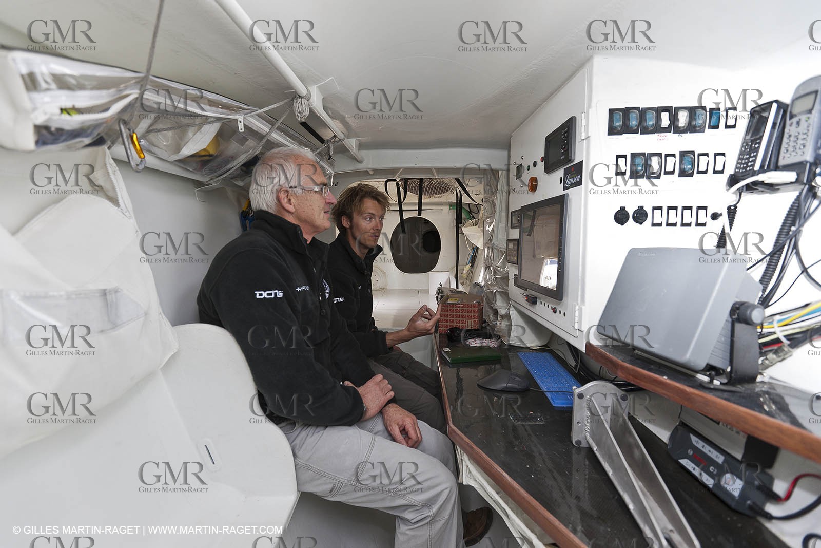 18 04 2012 - La Ciotat (FRA,13) - L'Hydroptère en préparation - Présentation du  nouvel équipage - Yves Parlier