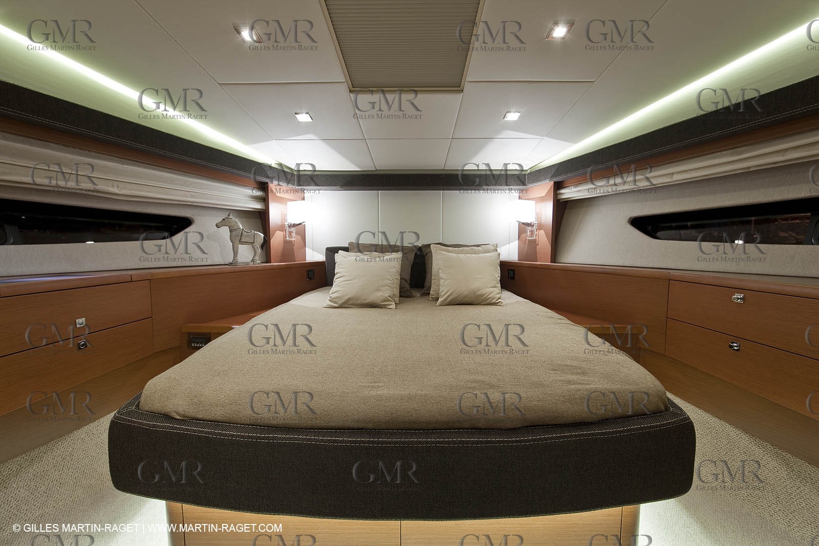 12 09 2009 - Cannes (FRA,06) - Chantier Jeanneau - Prestige 60