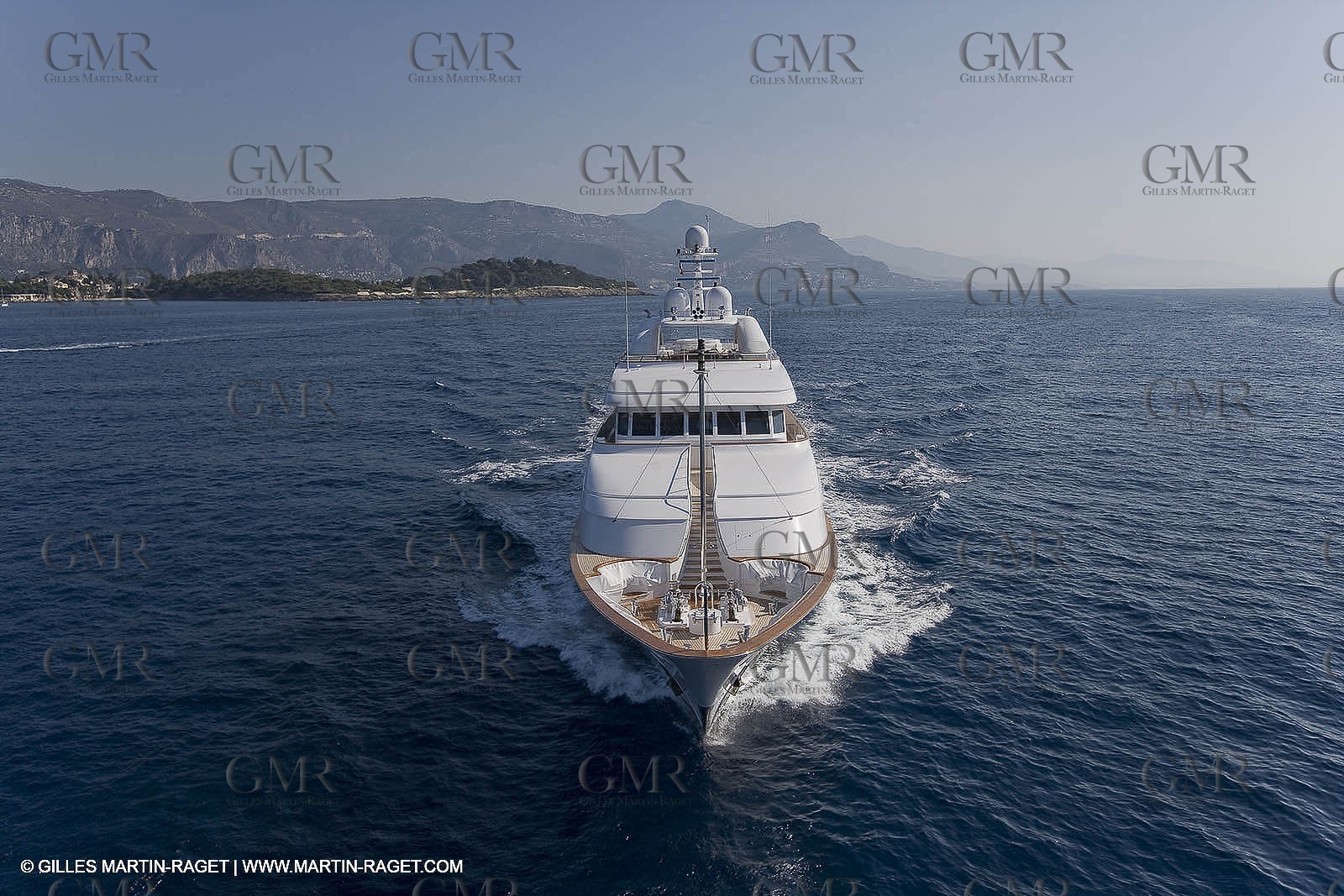 28 07 2007 - St Jean Cap Ferrat - SuperYachts - Motor Yachts - Hampshire
